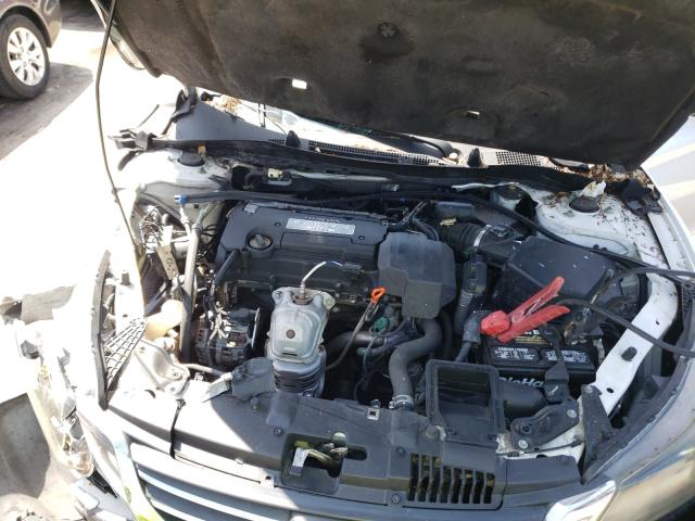 Photo 6 VIN: 1HGCR2F31DA047331 - HONDA ACCORD LX 