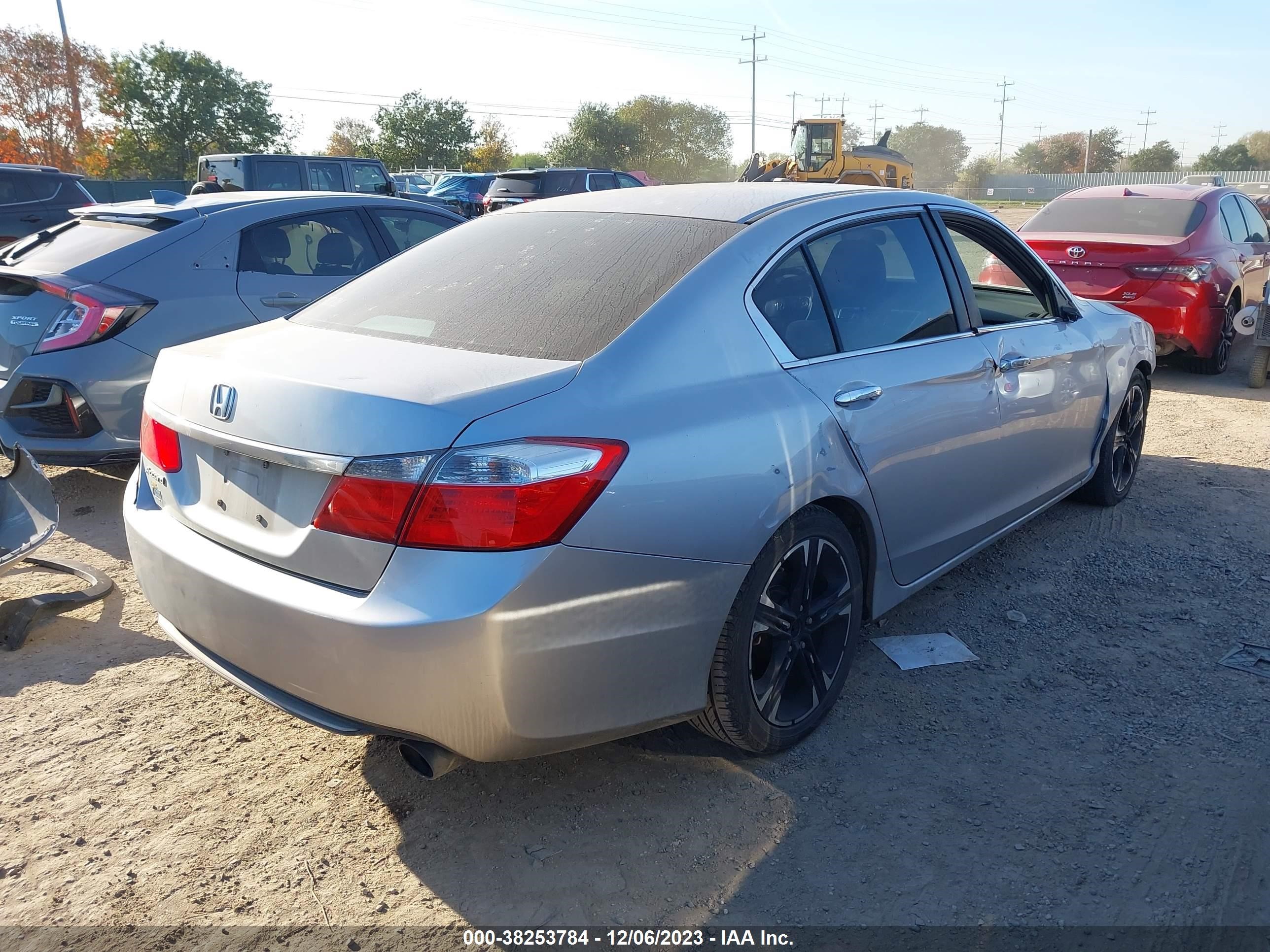 Photo 3 VIN: 1HGCR2F31DA117491 - HONDA ACCORD 