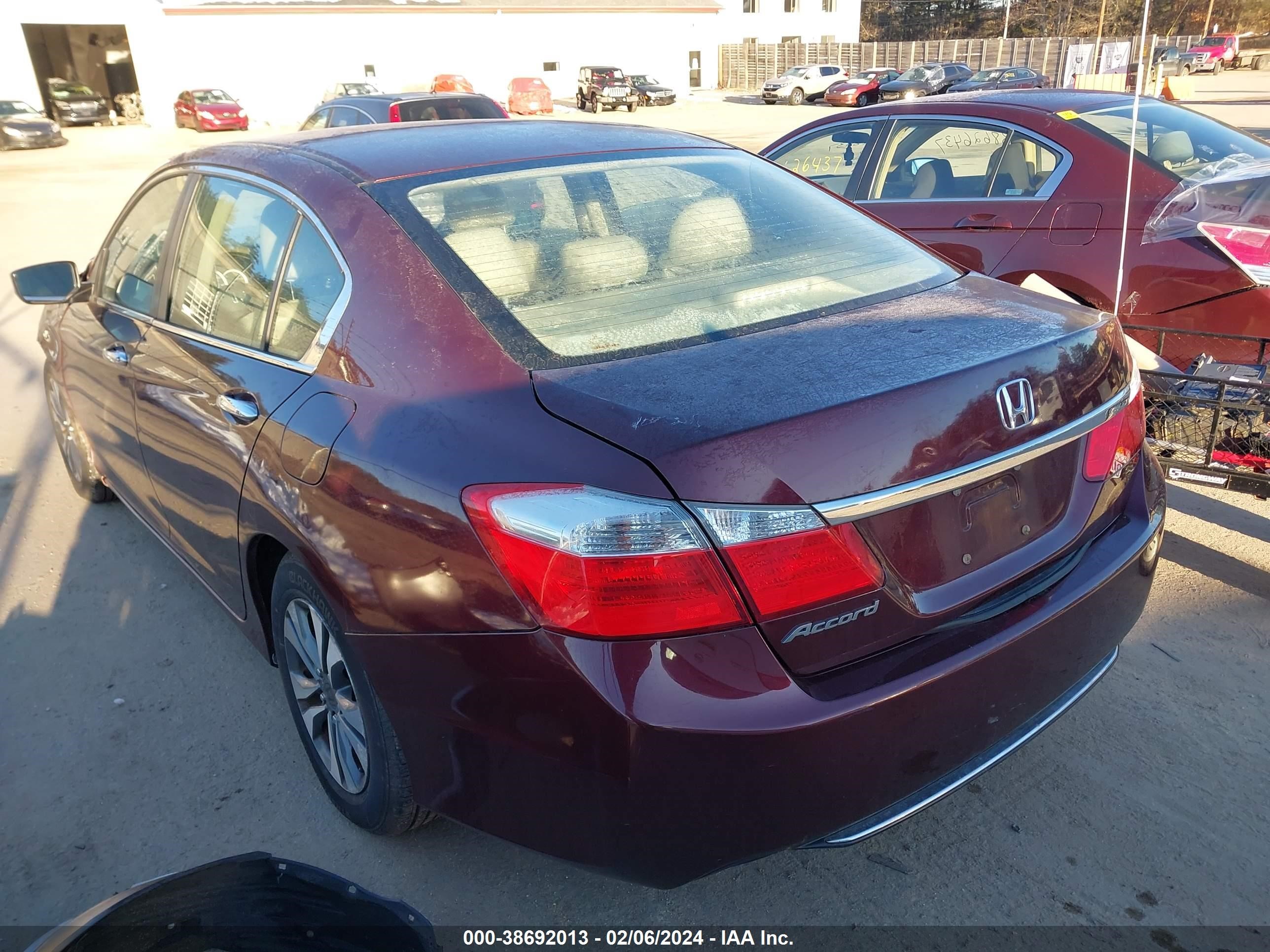 Photo 2 VIN: 1HGCR2F31DA126191 - HONDA ACCORD 