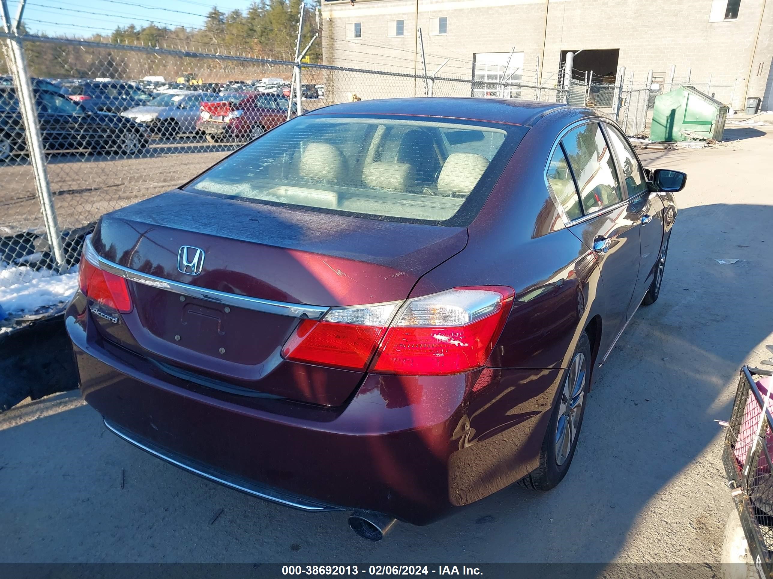 Photo 3 VIN: 1HGCR2F31DA126191 - HONDA ACCORD 