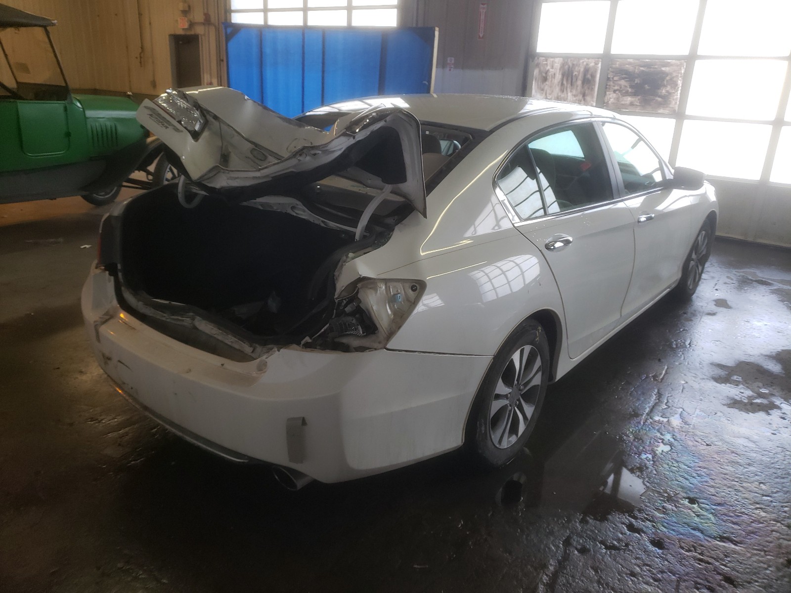 Photo 3 VIN: 1HGCR2F31DA129883 - HONDA ACCORD LX 