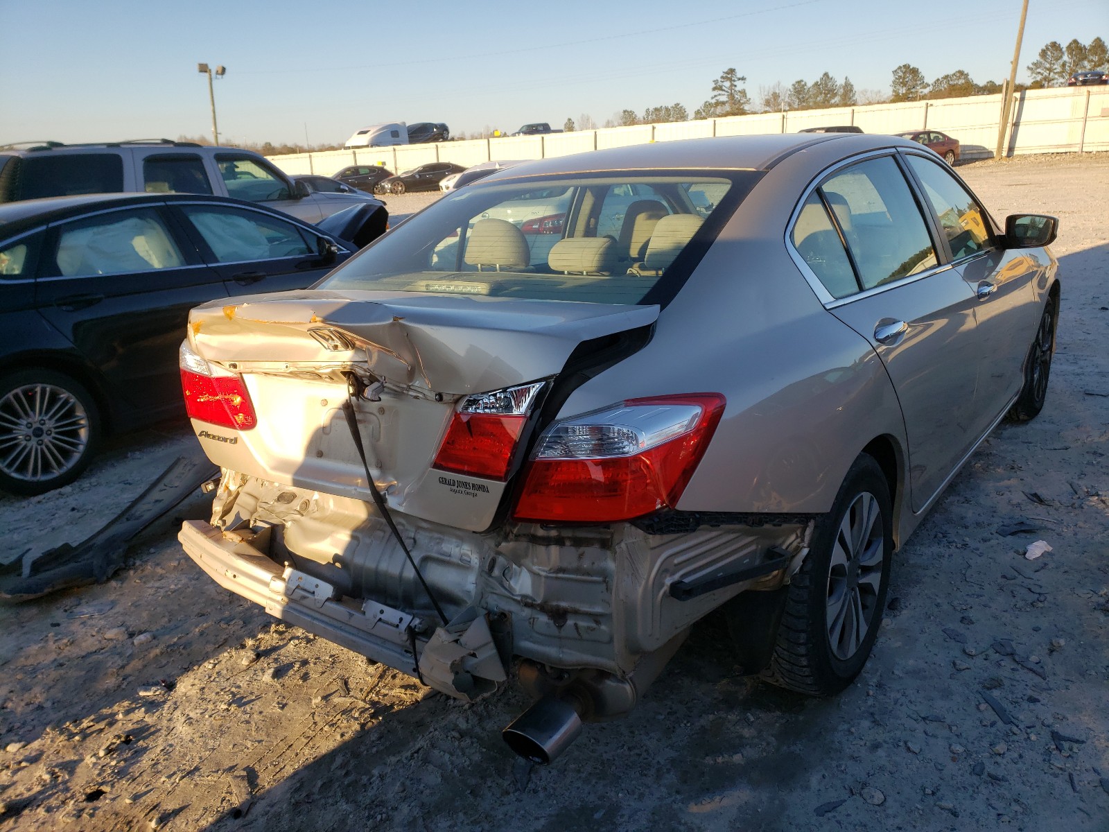 Photo 3 VIN: 1HGCR2F31DA145968 - HONDA ACCORD LX 