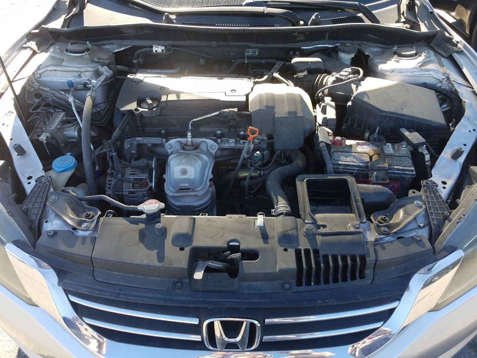 Photo 6 VIN: 1HGCR2F31DA182731 - HONDA ACCORD LX 