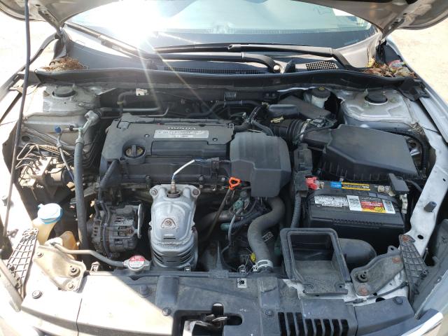 Photo 6 VIN: 1HGCR2F31DA250803 - HONDA ACCORD LX 