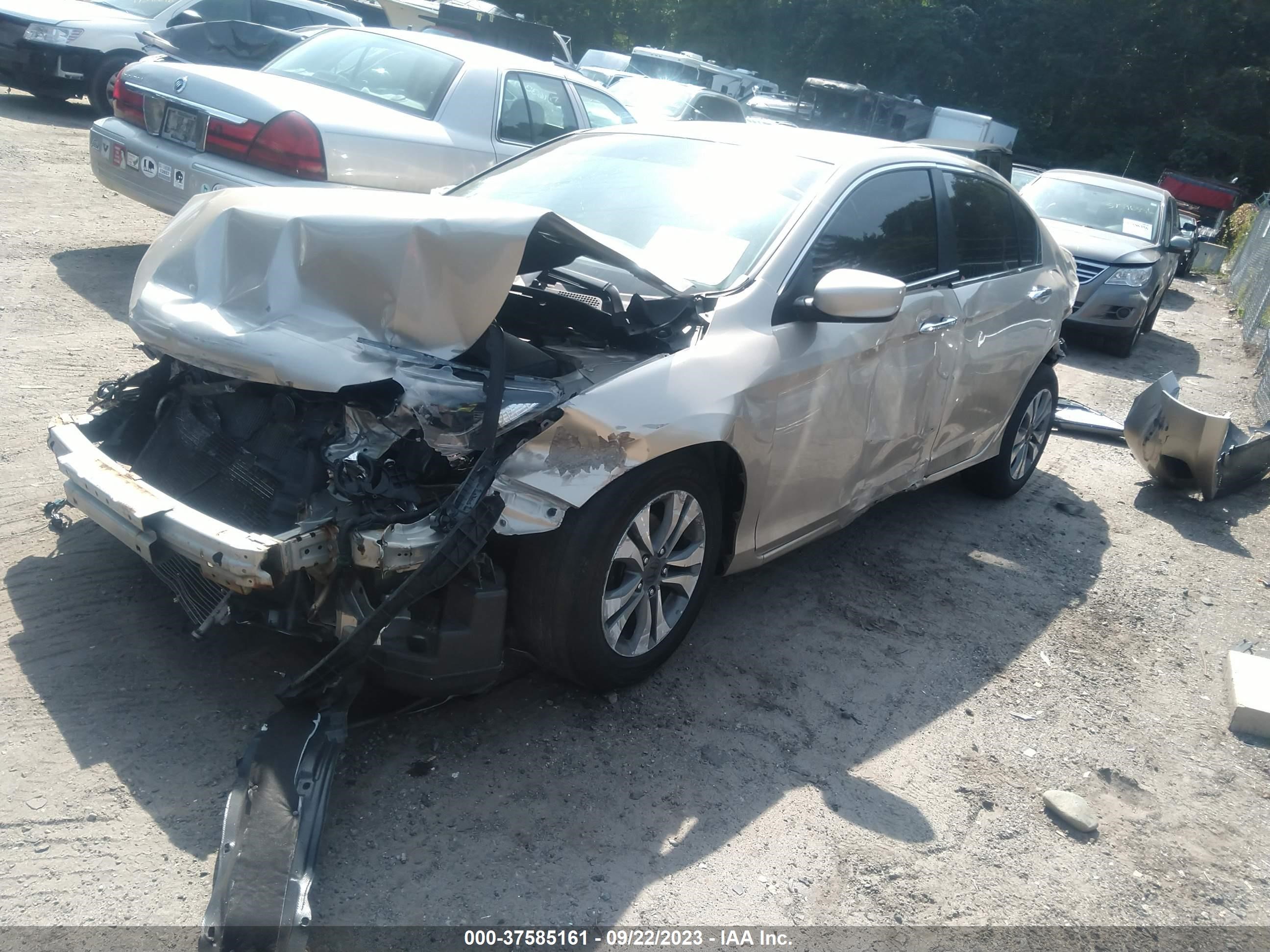 Photo 1 VIN: 1HGCR2F31EA005890 - HONDA ACCORD 