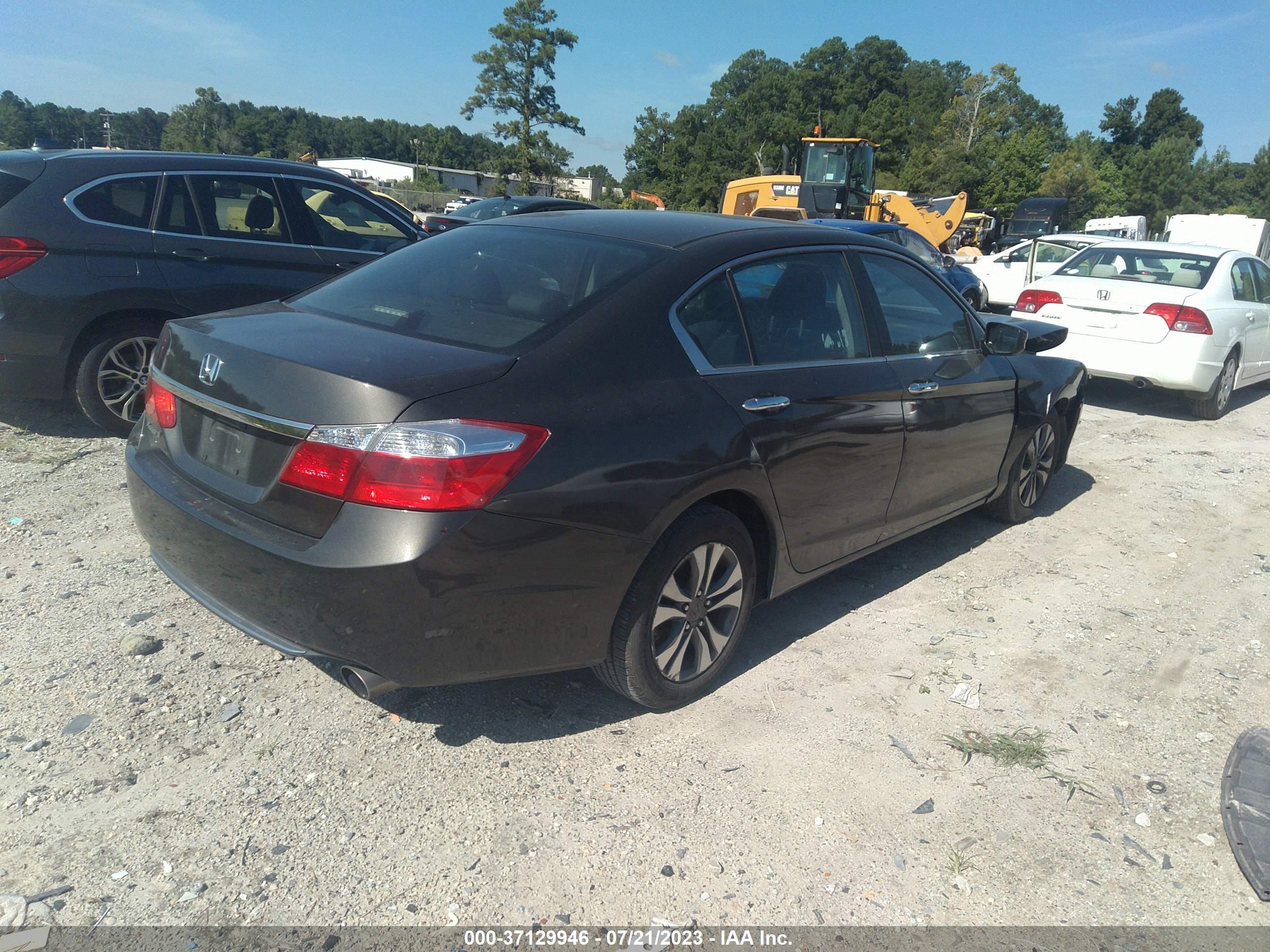 Photo 3 VIN: 1HGCR2F31EA092268 - HONDA ACCORD 