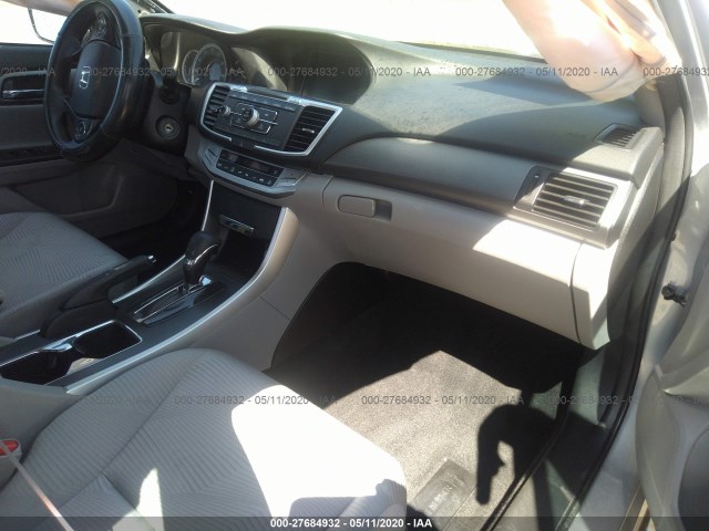 Photo 4 VIN: 1HGCR2F31FA010038 - HONDA ACCORD SEDAN 