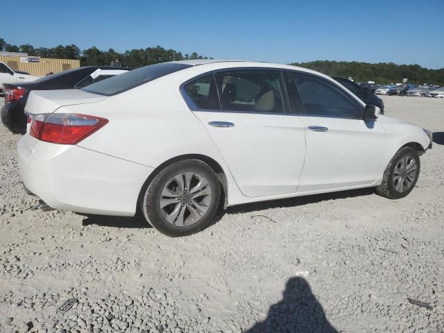 Photo 2 VIN: 1HGCR2F31FA057117 - HONDA ACCORD LX 