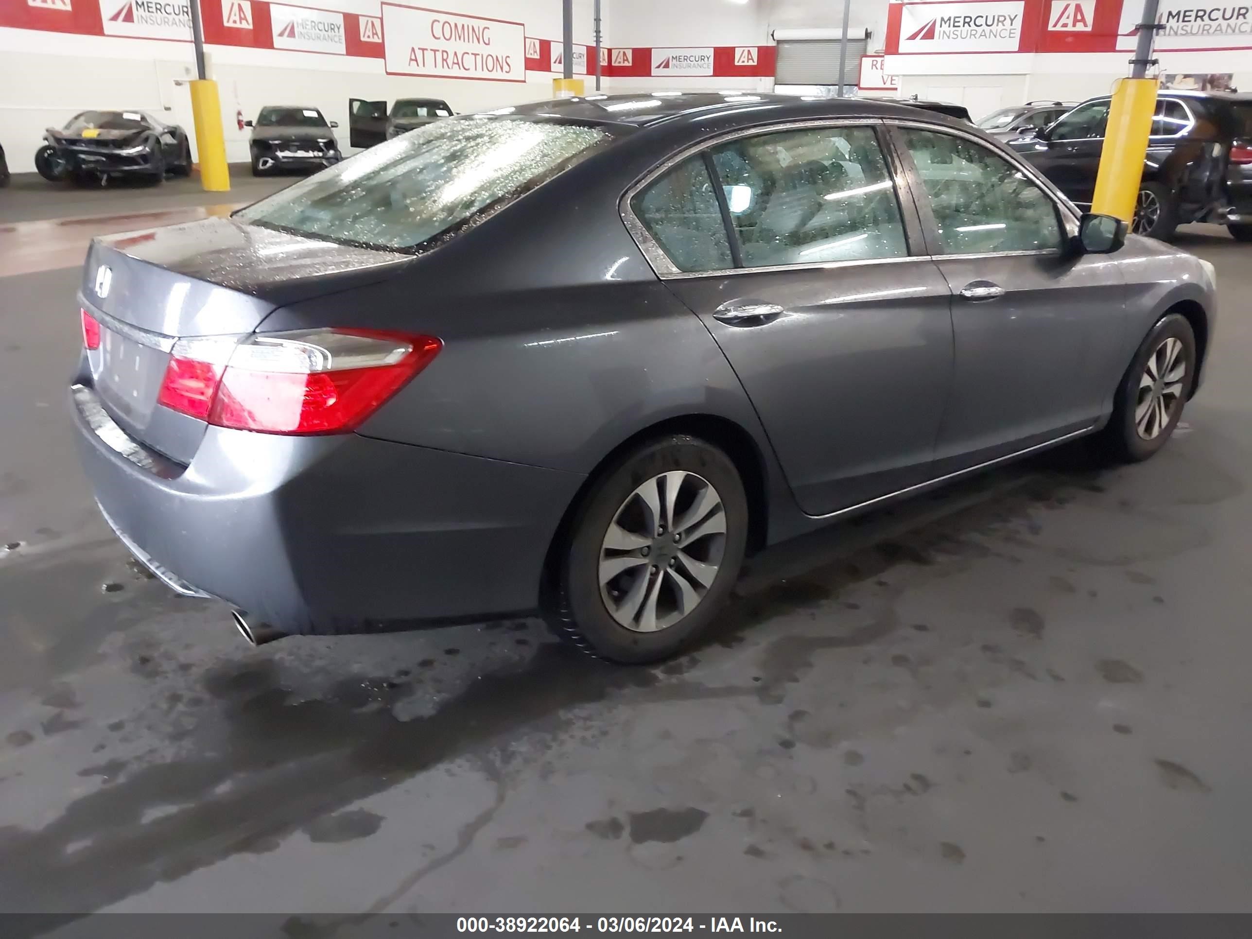 Photo 3 VIN: 1HGCR2F31FA132236 - HONDA ACCORD 