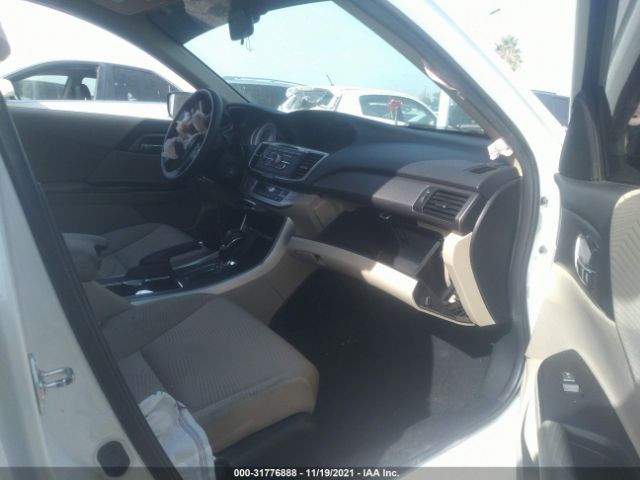 Photo 4 VIN: 1HGCR2F31FA204102 - HONDA ACCORD SEDAN 