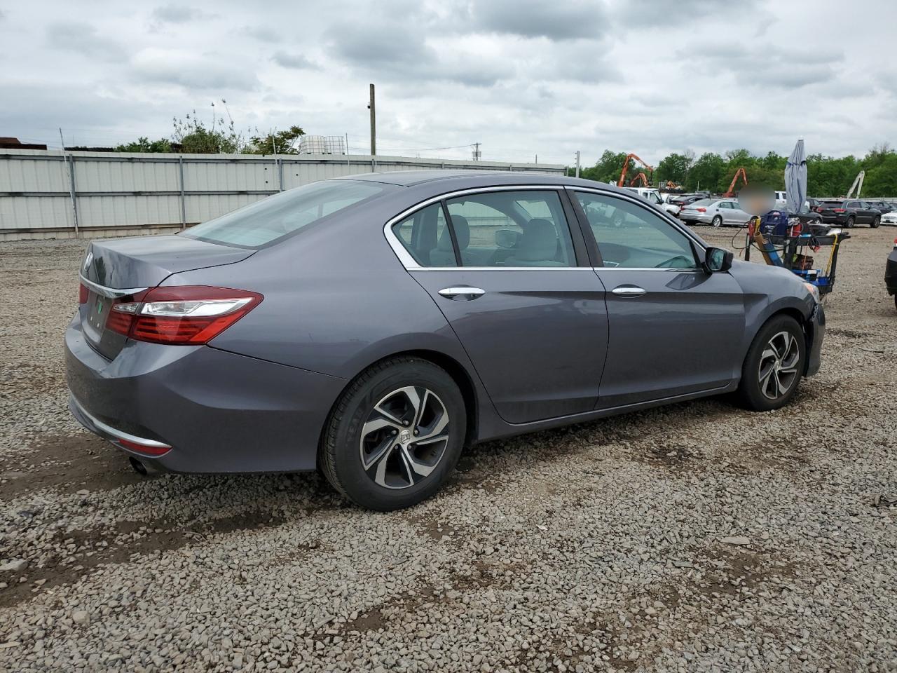 Photo 2 VIN: 1HGCR2F31GA111775 - HONDA ACCORD 