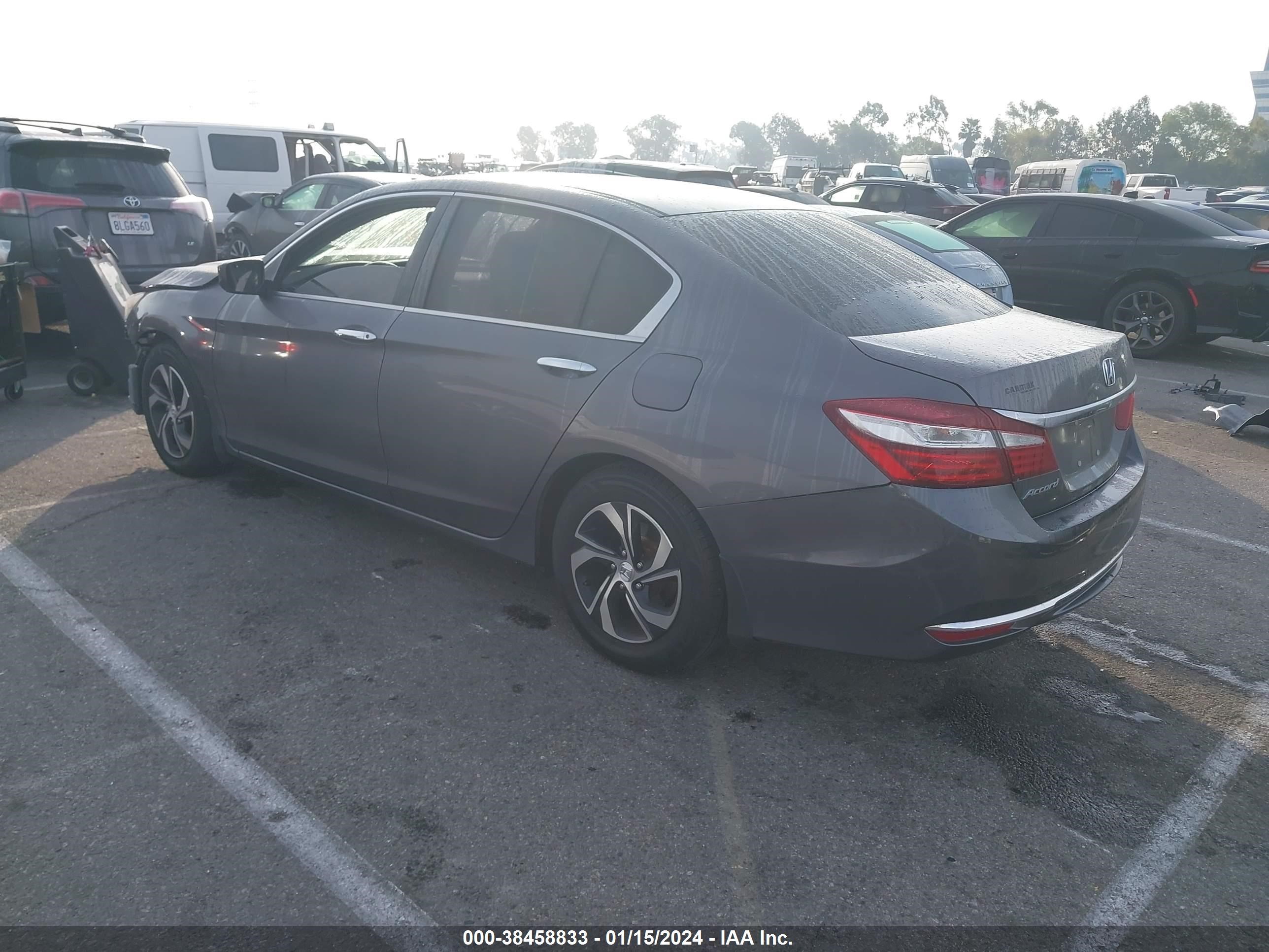 Photo 2 VIN: 1HGCR2F31GA167330 - HONDA ACCORD 