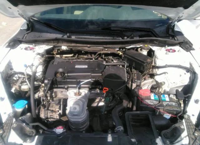 Photo 9 VIN: 1HGCR2F31GA209902 - HONDA ACCORD SEDAN 