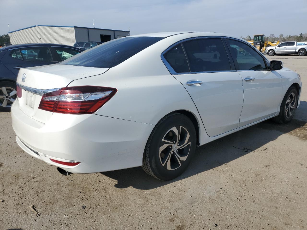 Photo 2 VIN: 1HGCR2F31HA120574 - HONDA ACCORD 