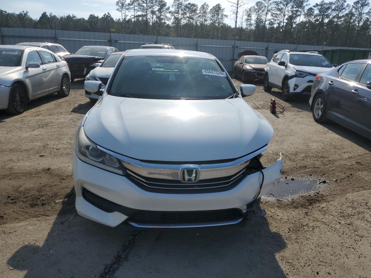 Photo 4 VIN: 1HGCR2F31HA120574 - HONDA ACCORD 