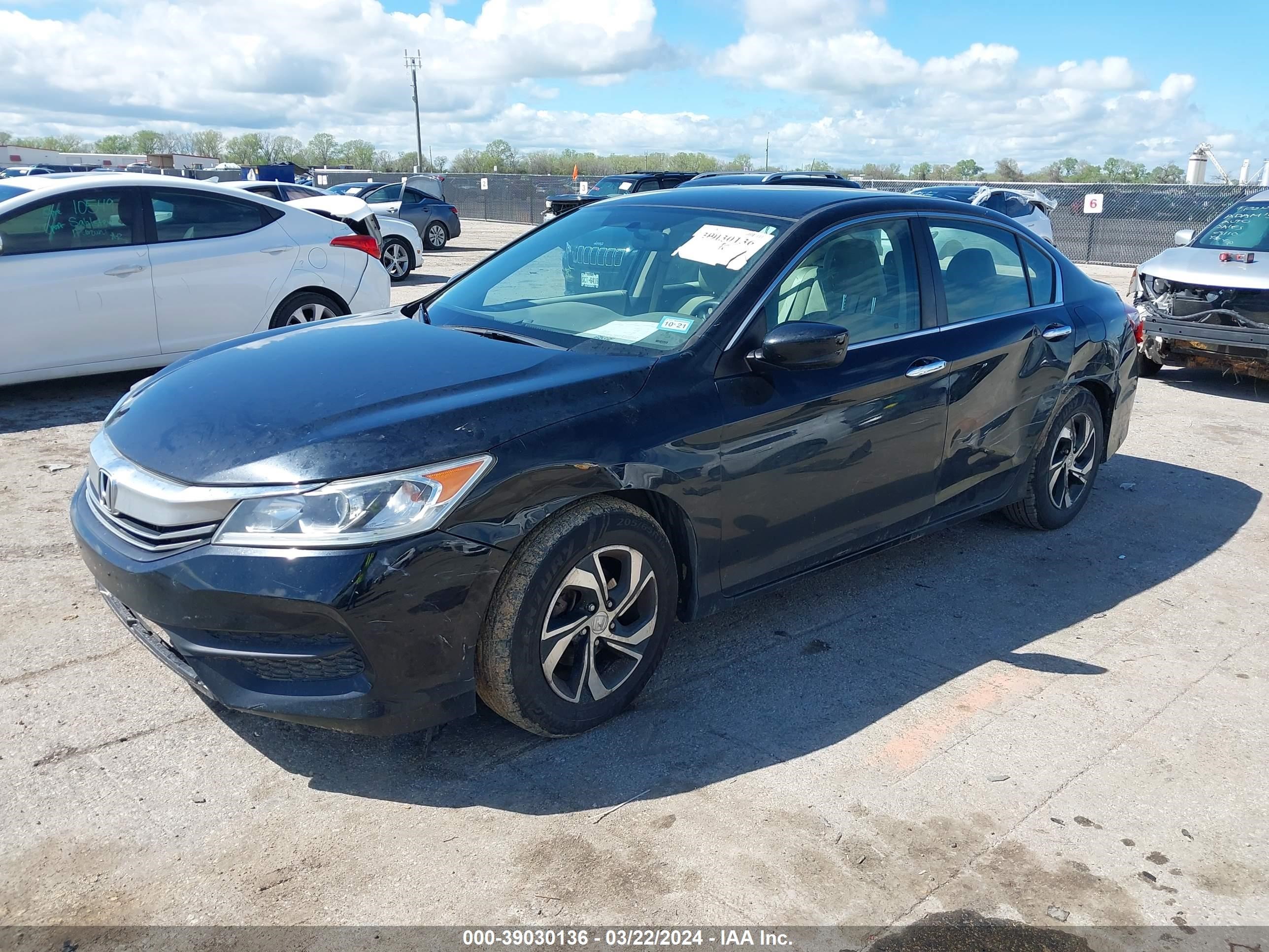 Photo 1 VIN: 1HGCR2F31HA185795 - HONDA ACCORD 