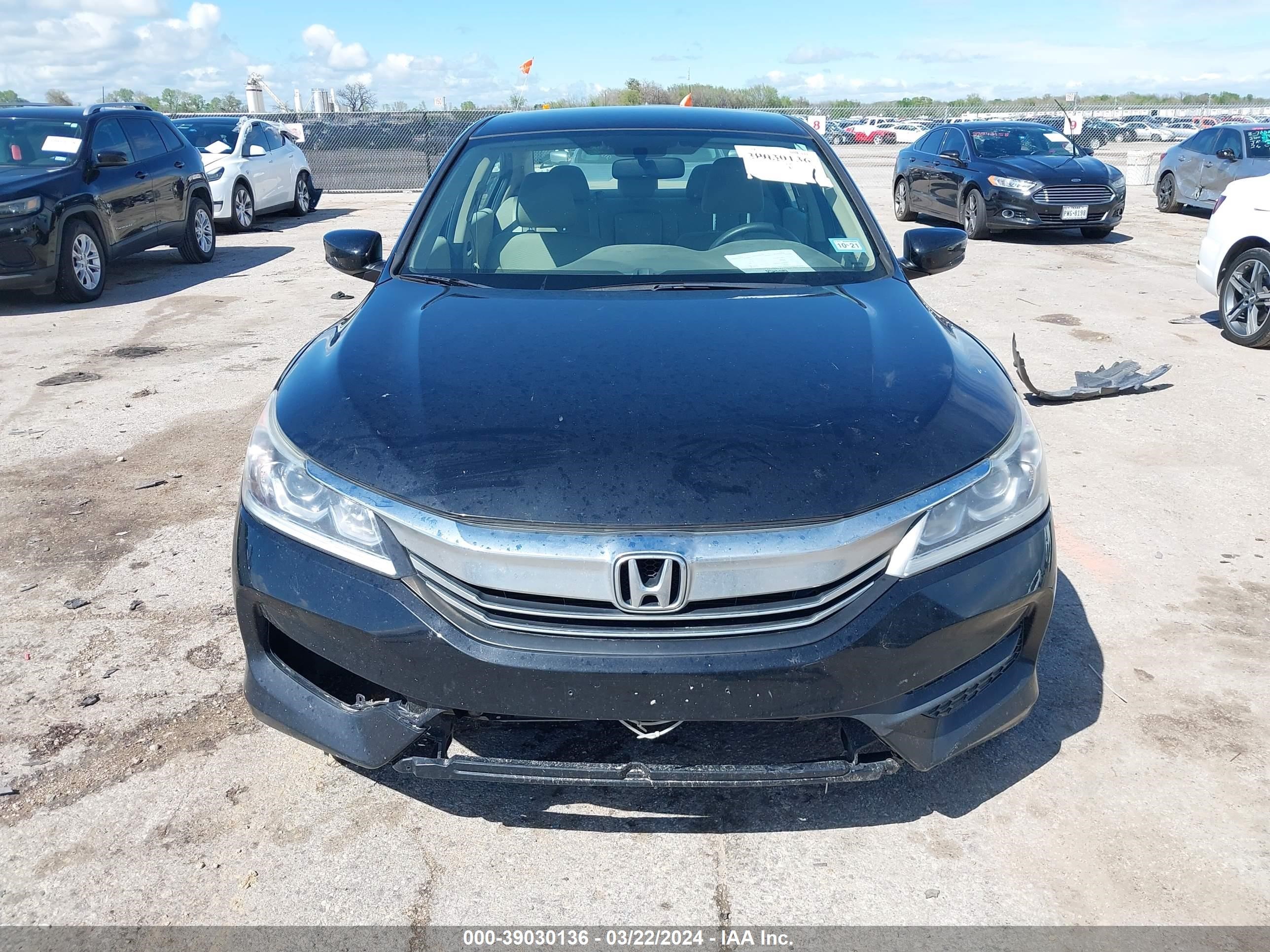 Photo 11 VIN: 1HGCR2F31HA185795 - HONDA ACCORD 