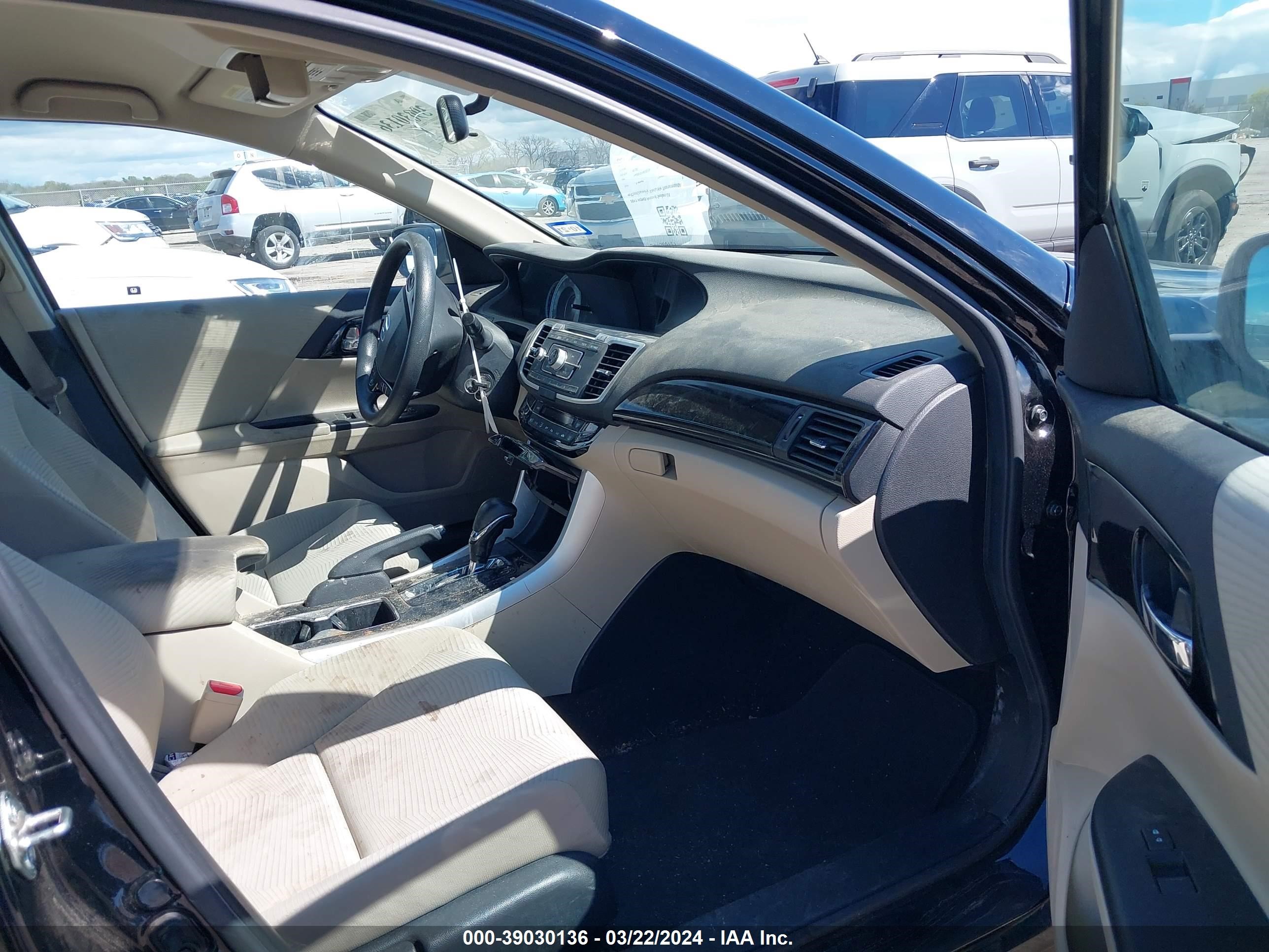 Photo 4 VIN: 1HGCR2F31HA185795 - HONDA ACCORD 