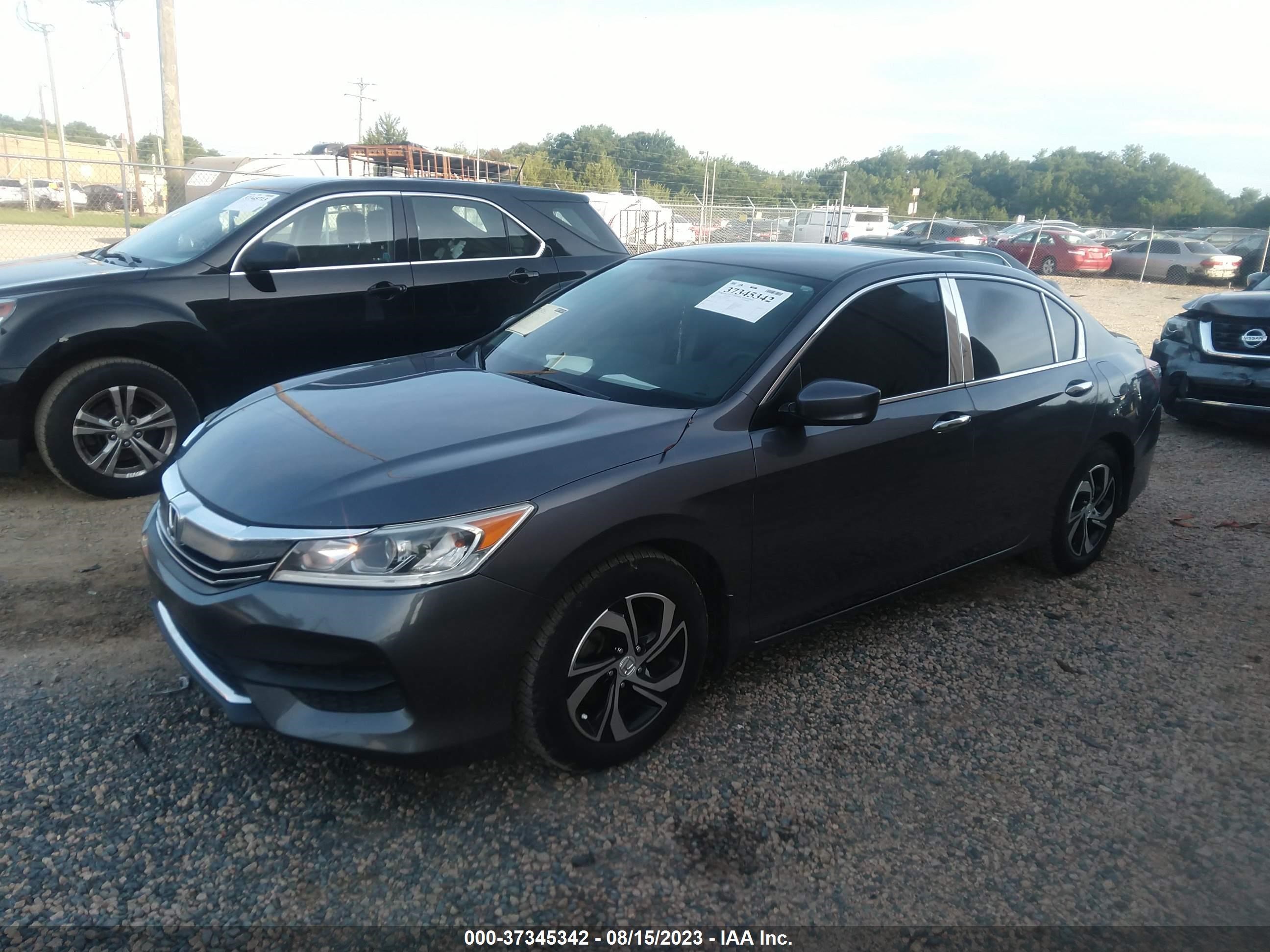 Photo 1 VIN: 1HGCR2F31HA188213 - HONDA ACCORD 