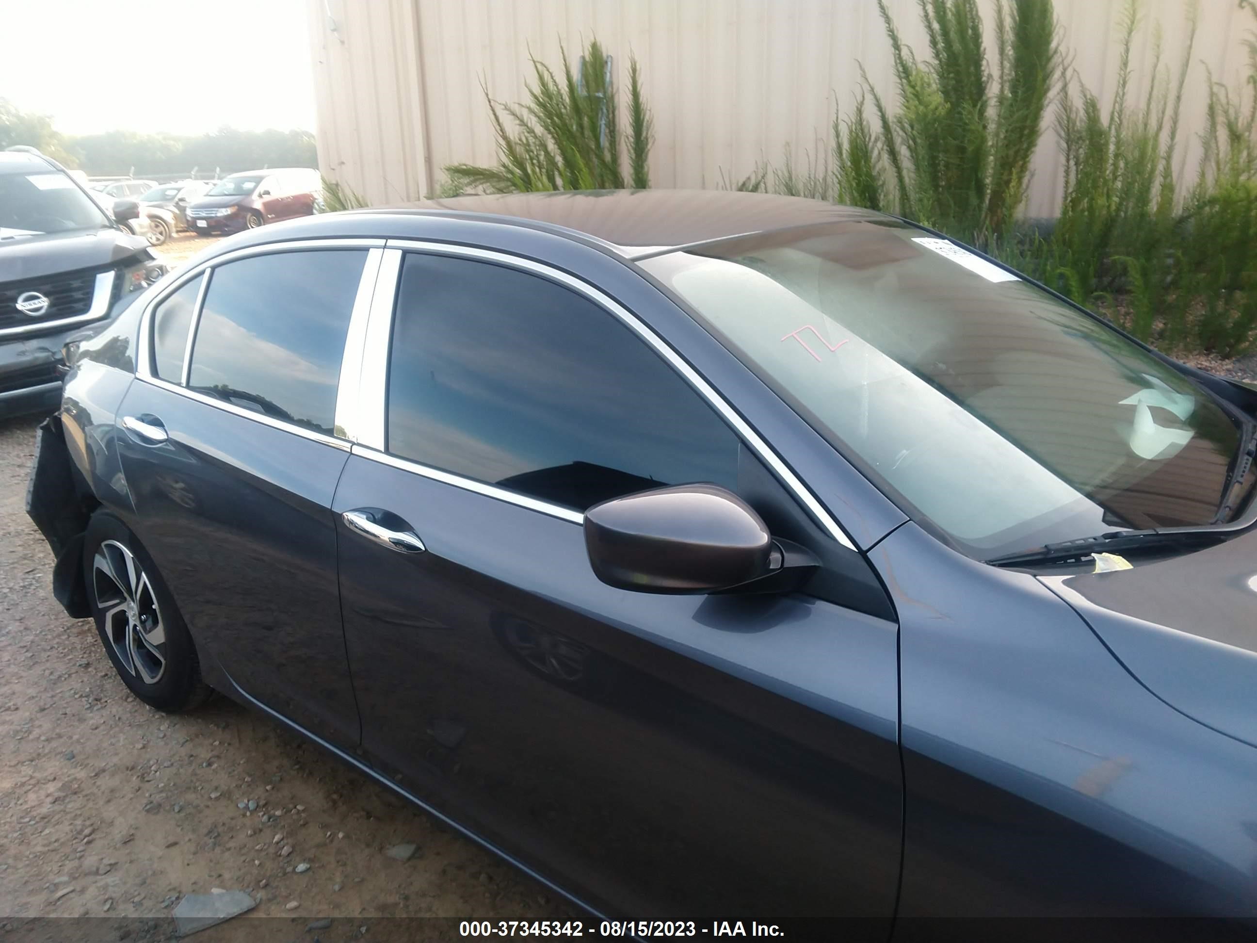 Photo 12 VIN: 1HGCR2F31HA188213 - HONDA ACCORD 