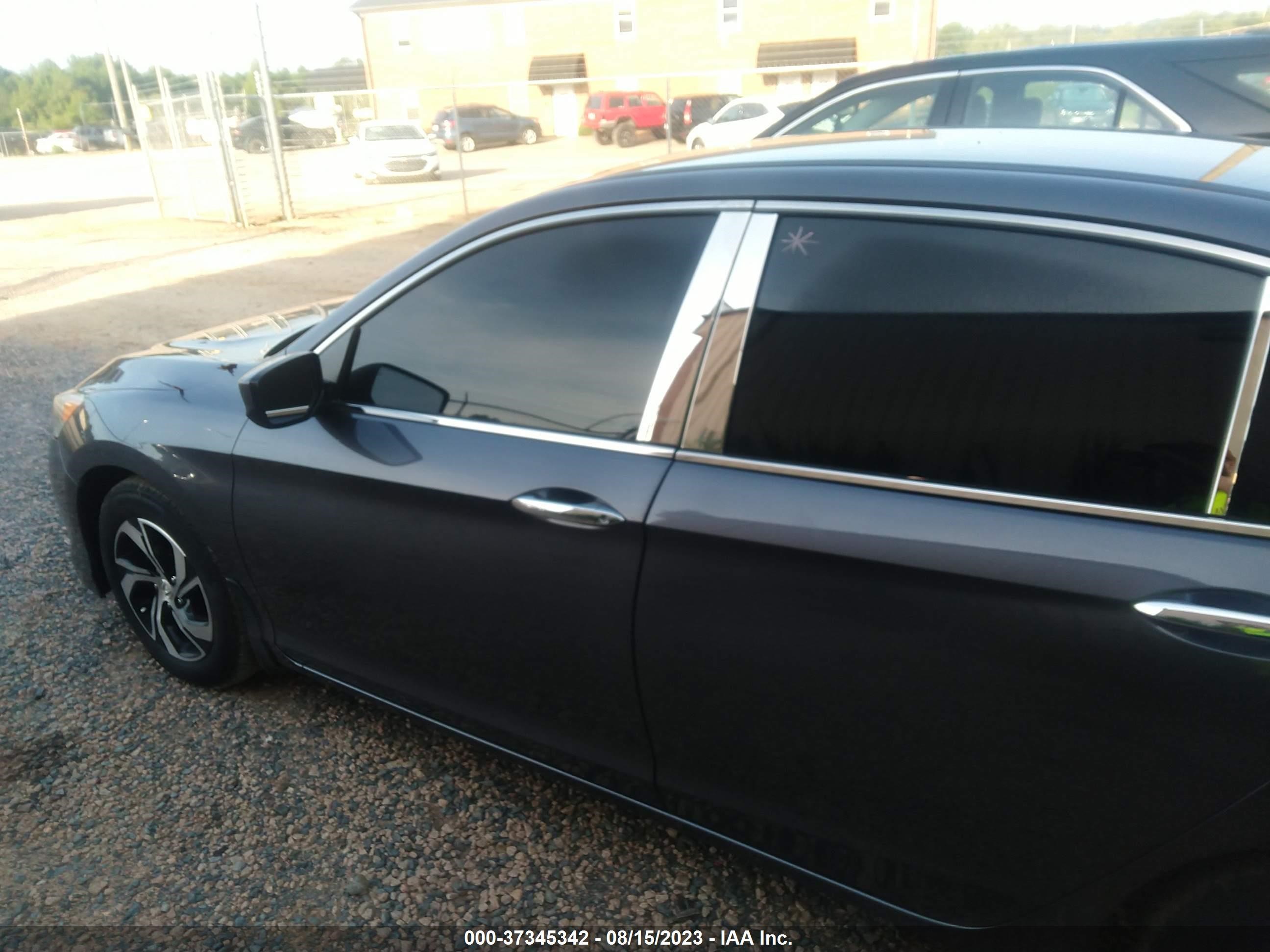 Photo 13 VIN: 1HGCR2F31HA188213 - HONDA ACCORD 