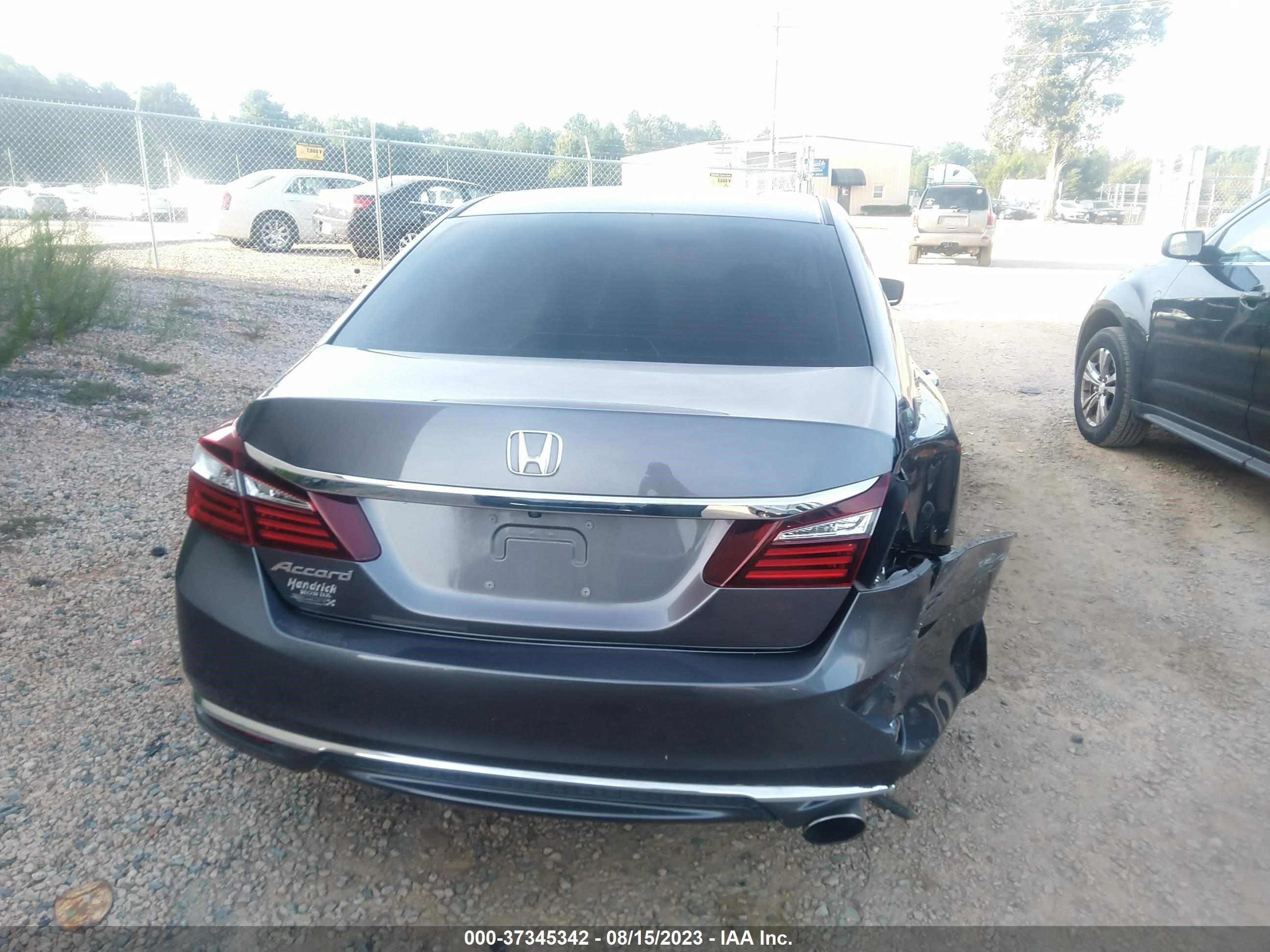 Photo 15 VIN: 1HGCR2F31HA188213 - HONDA ACCORD 