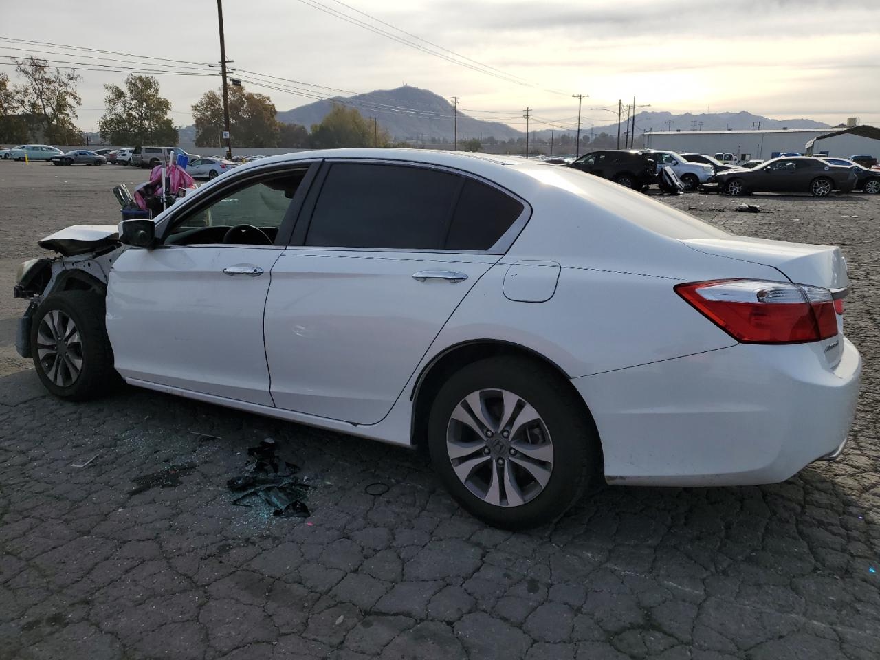 Photo 1 VIN: 1HGCR2F32DA032403 - HONDA ACCORD 