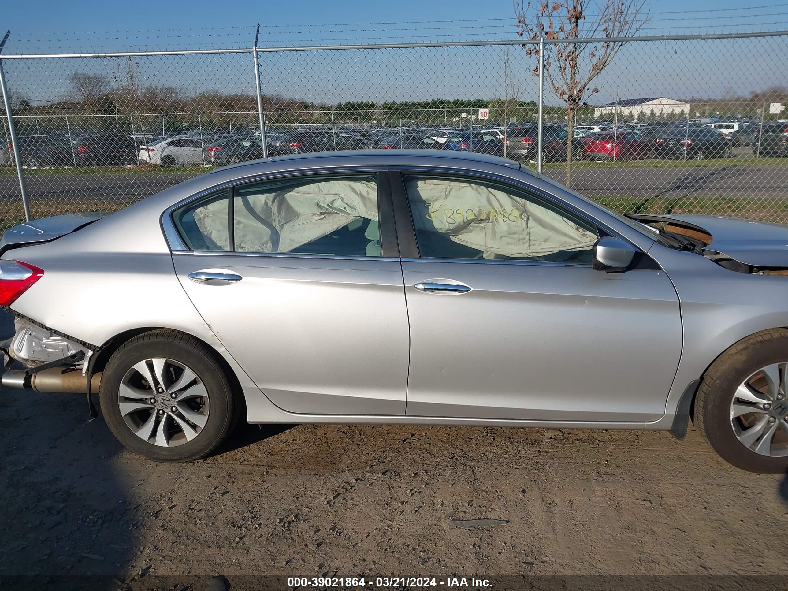 Photo 11 VIN: 1HGCR2F32DA077258 - HONDA ACCORD 