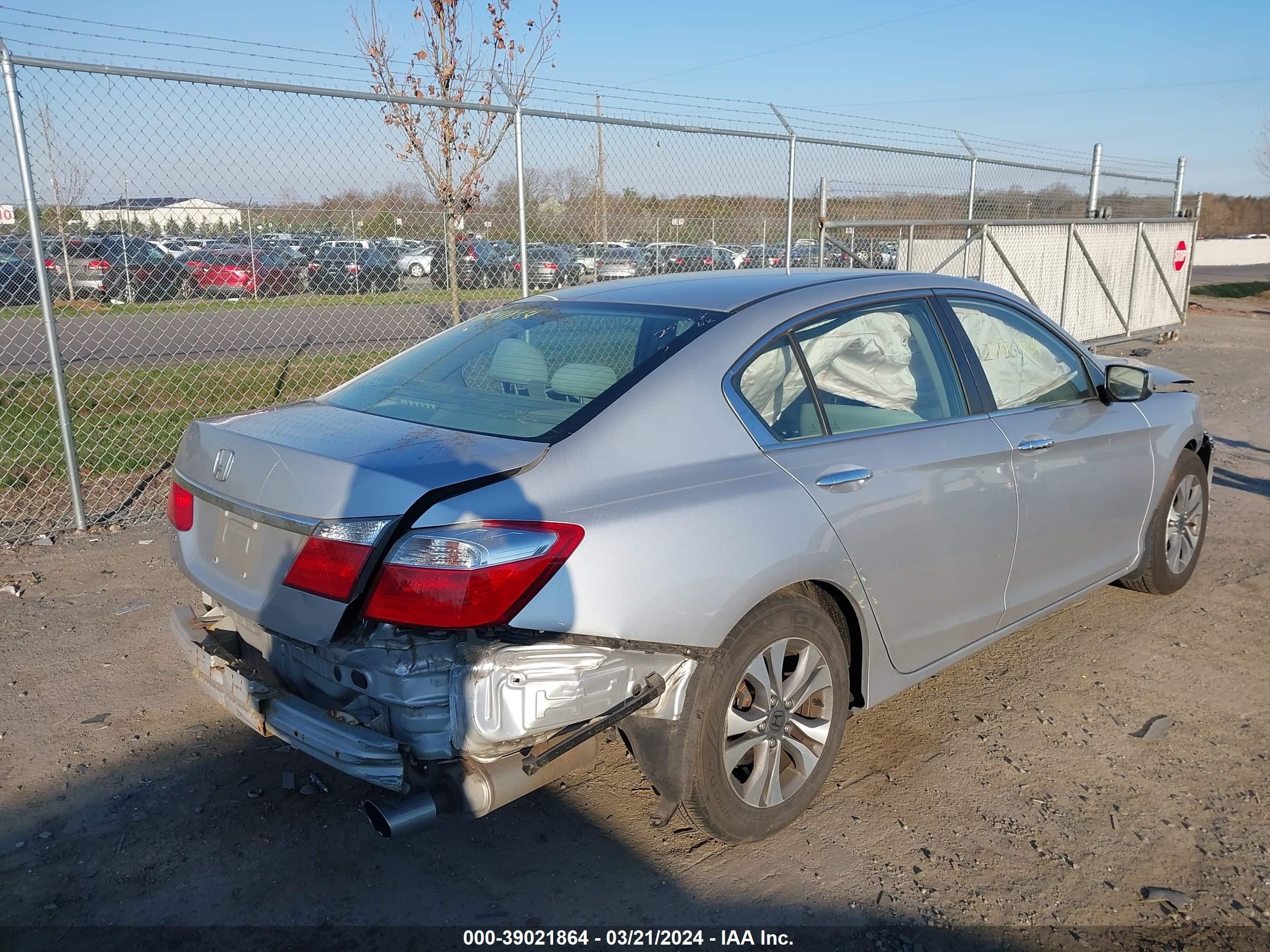 Photo 3 VIN: 1HGCR2F32DA077258 - HONDA ACCORD 