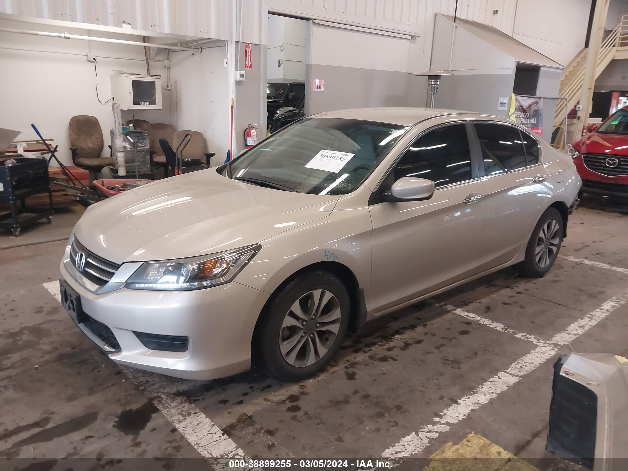 Photo 1 VIN: 1HGCR2F32DA118908 - HONDA ACCORD 