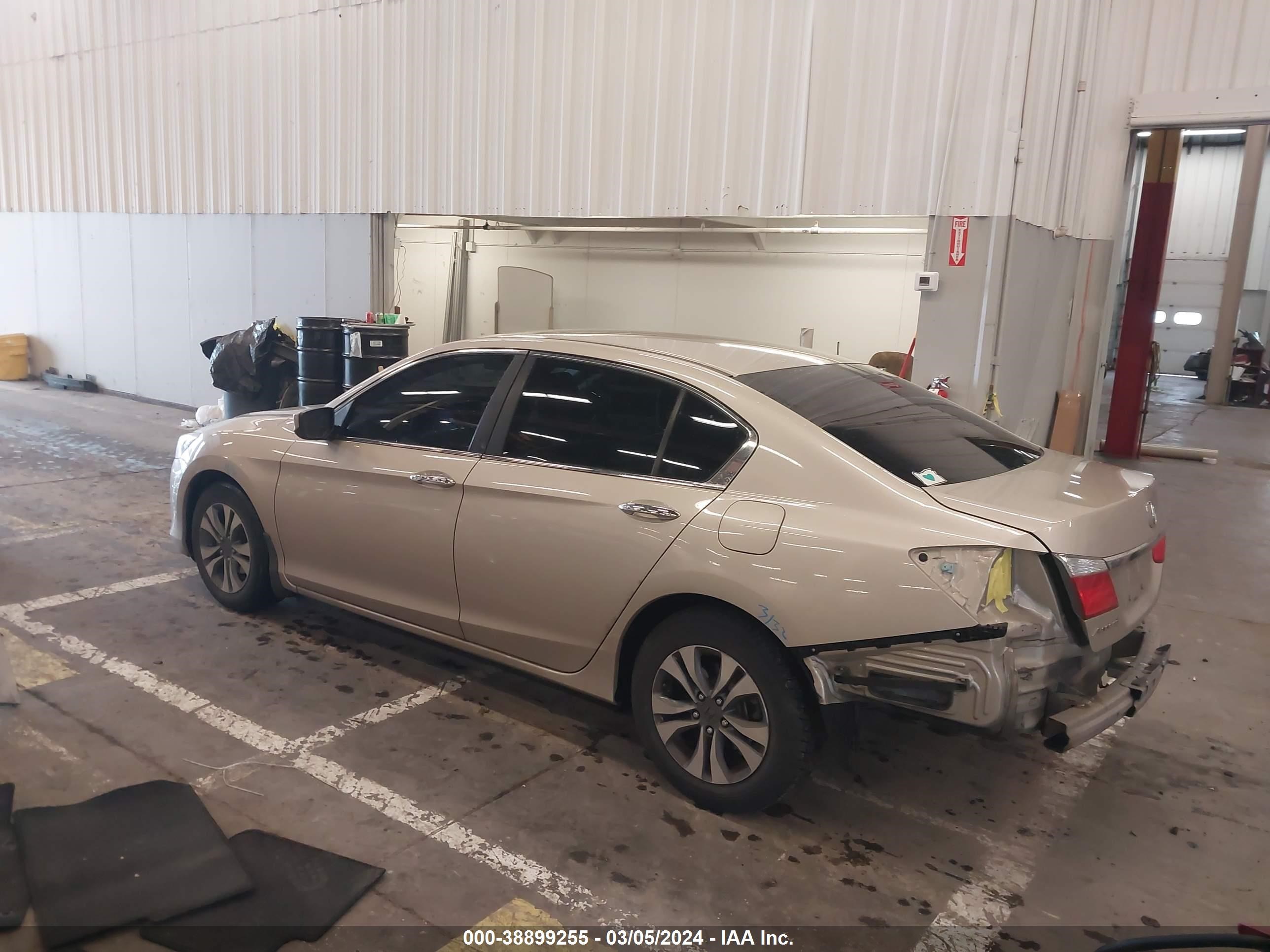 Photo 2 VIN: 1HGCR2F32DA118908 - HONDA ACCORD 