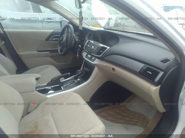 Photo 4 VIN: 1HGCR2F32DA211511 - HONDA ACCORD SDN 