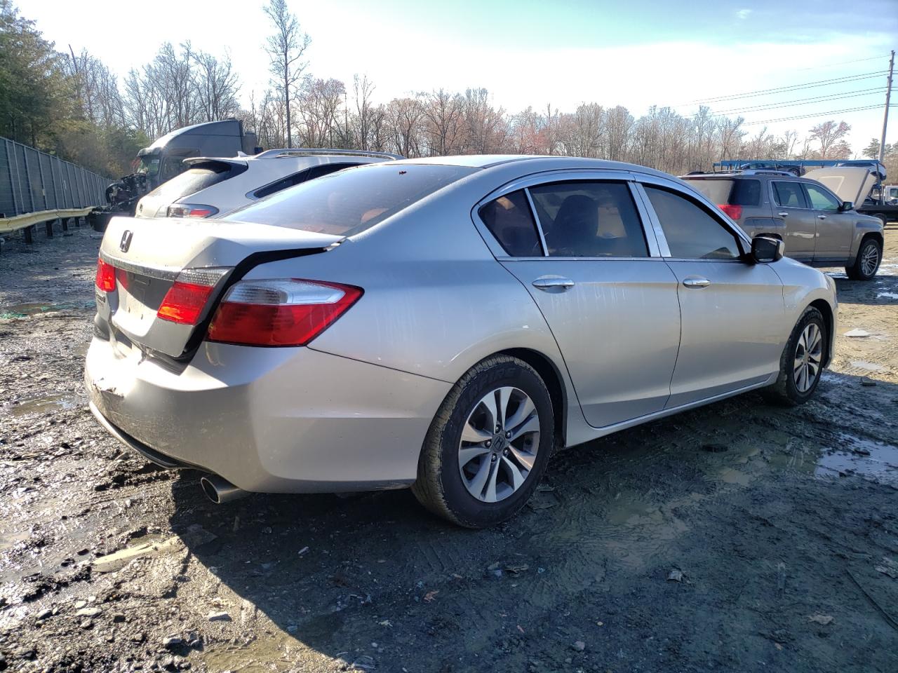 Photo 2 VIN: 1HGCR2F32EA034301 - HONDA ACCORD 