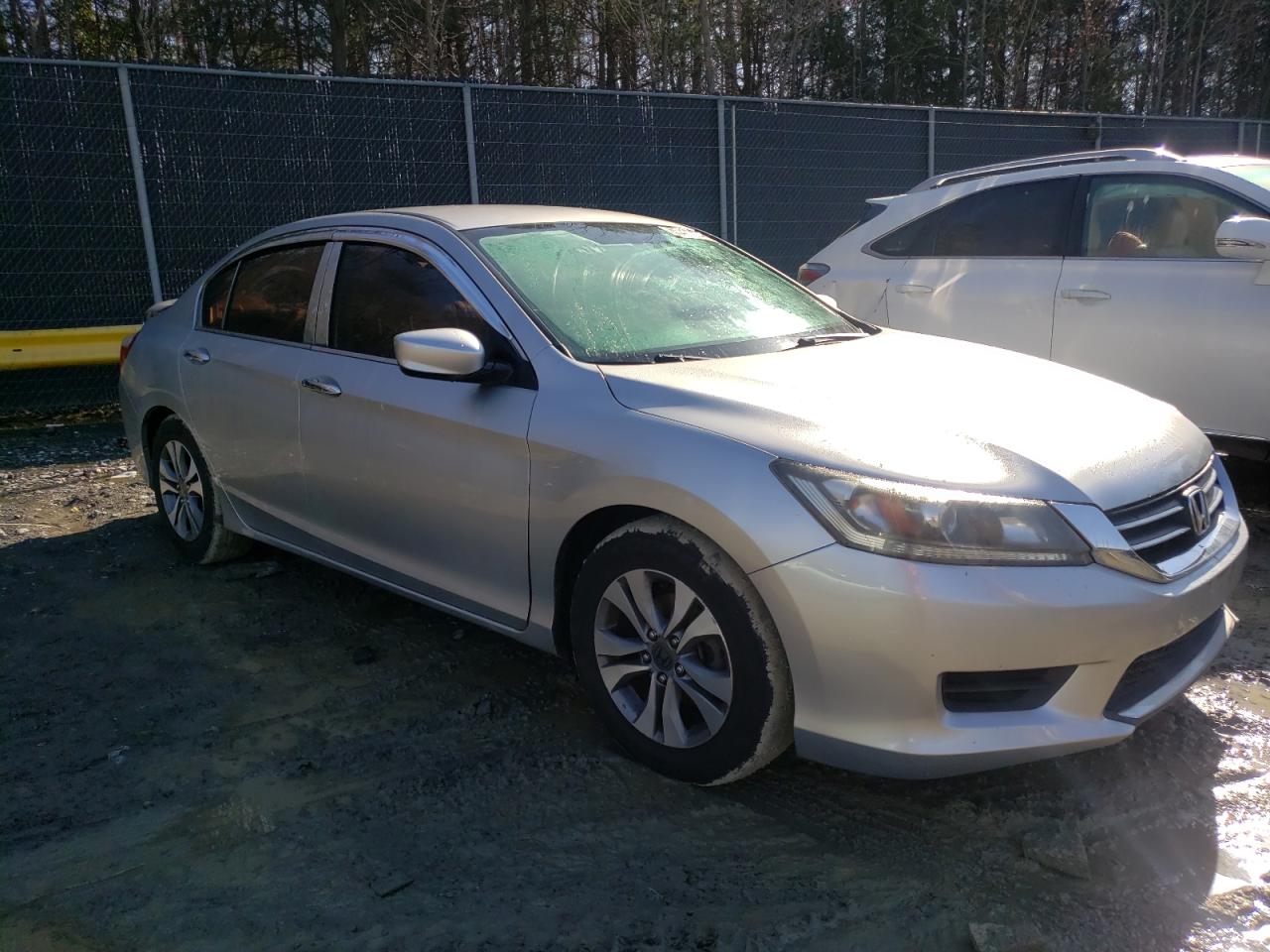 Photo 3 VIN: 1HGCR2F32EA034301 - HONDA ACCORD 