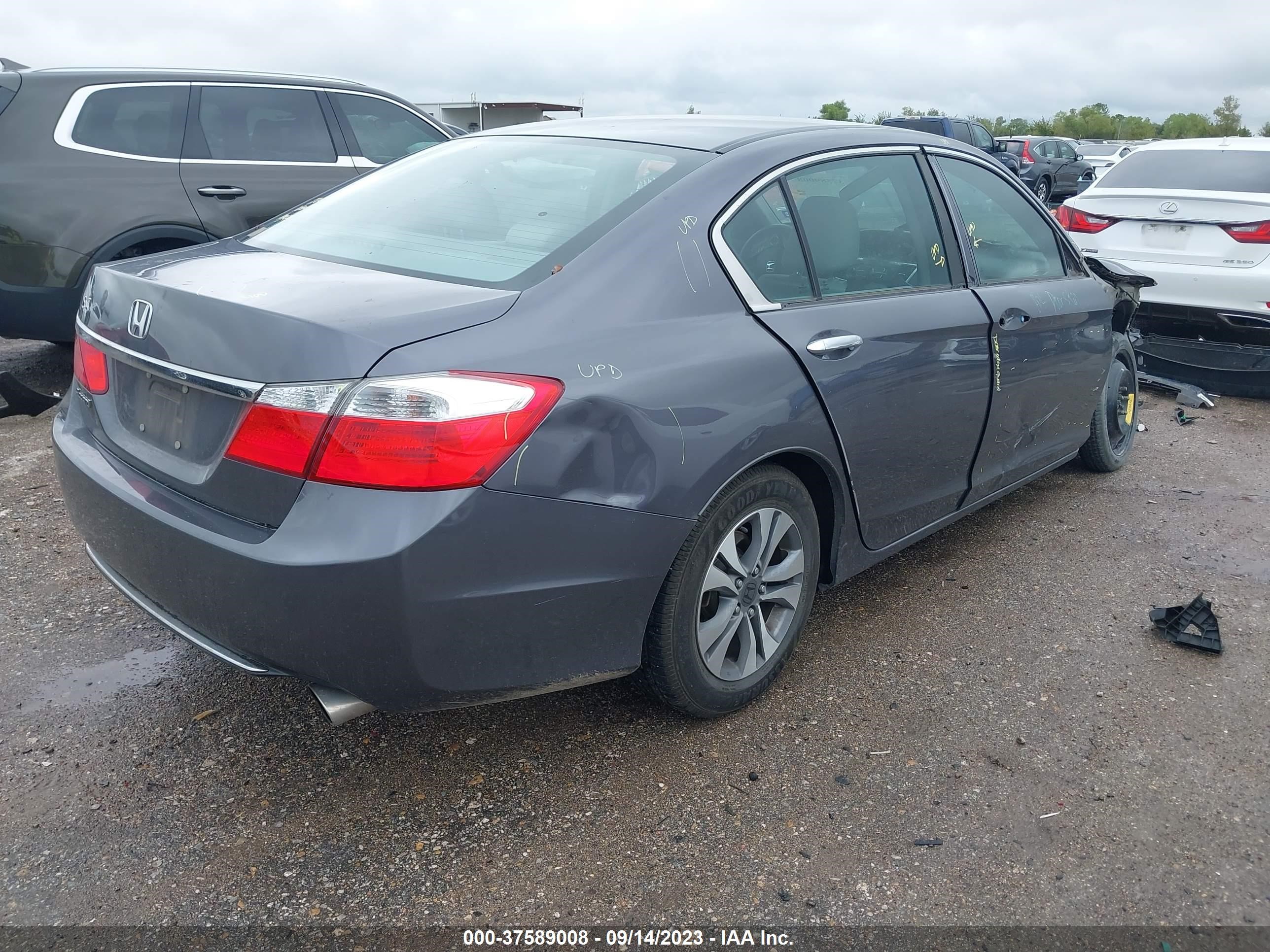 Photo 3 VIN: 1HGCR2F32EA231436 - HONDA ACCORD 