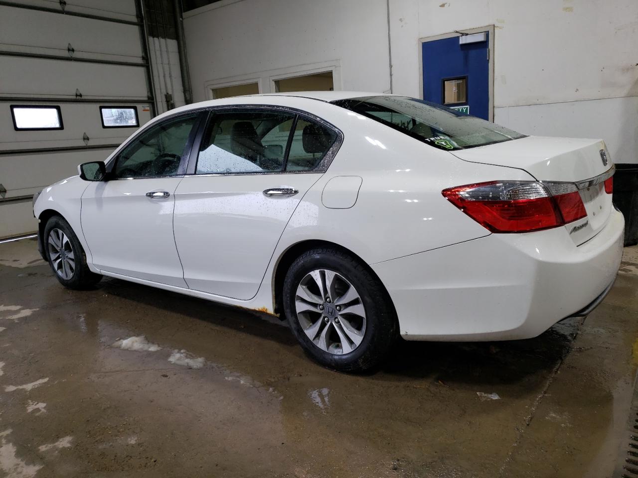 Photo 1 VIN: 1HGCR2F32EA258569 - HONDA ACCORD 