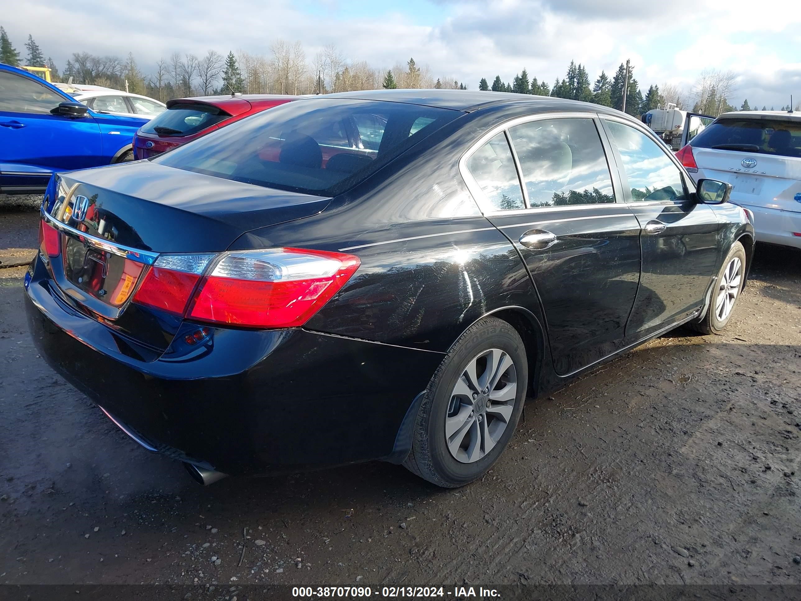 Photo 3 VIN: 1HGCR2F32EA291314 - HONDA ACCORD 