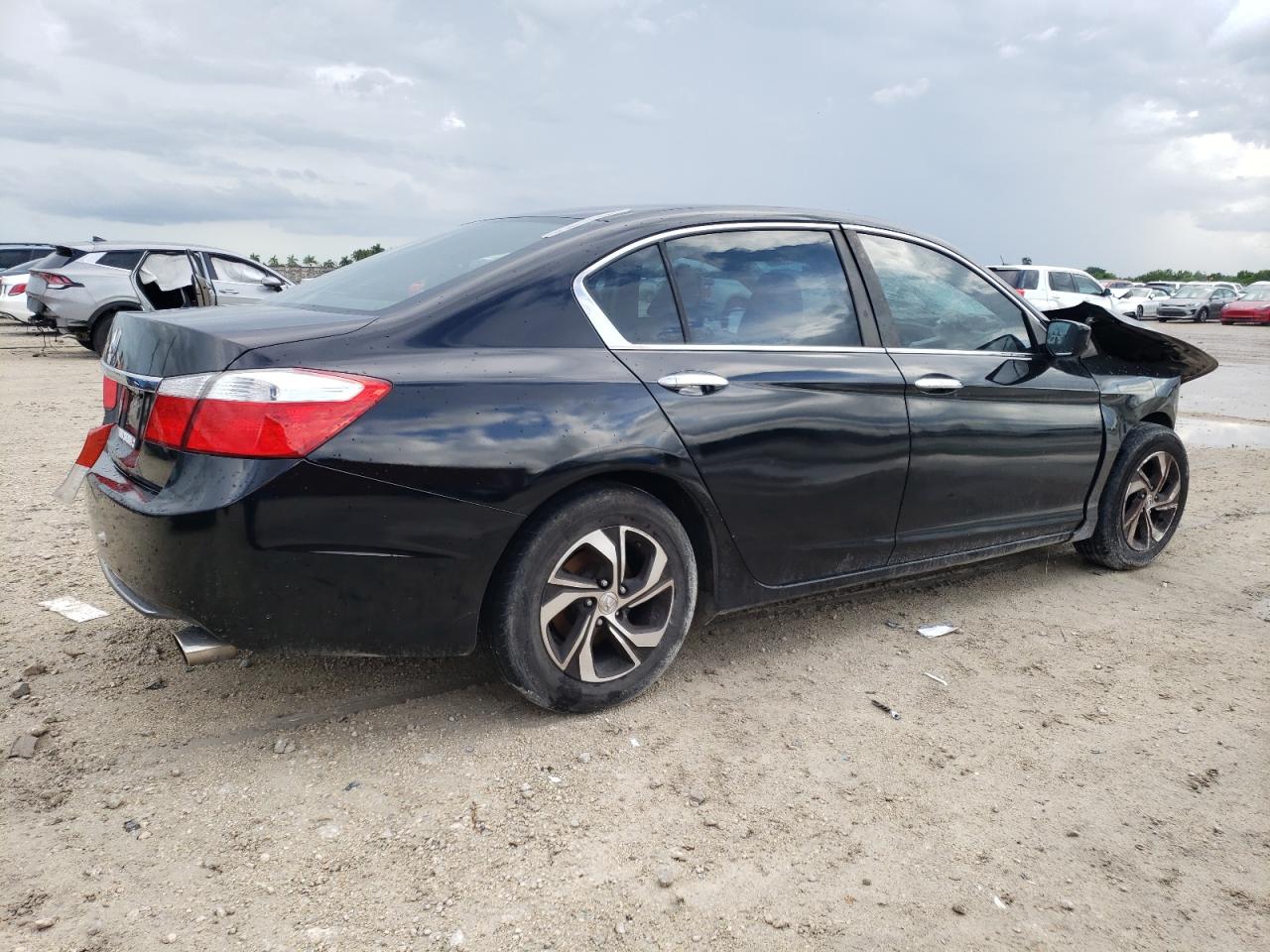 Photo 2 VIN: 1HGCR2F32FA137865 - HONDA ACCORD 