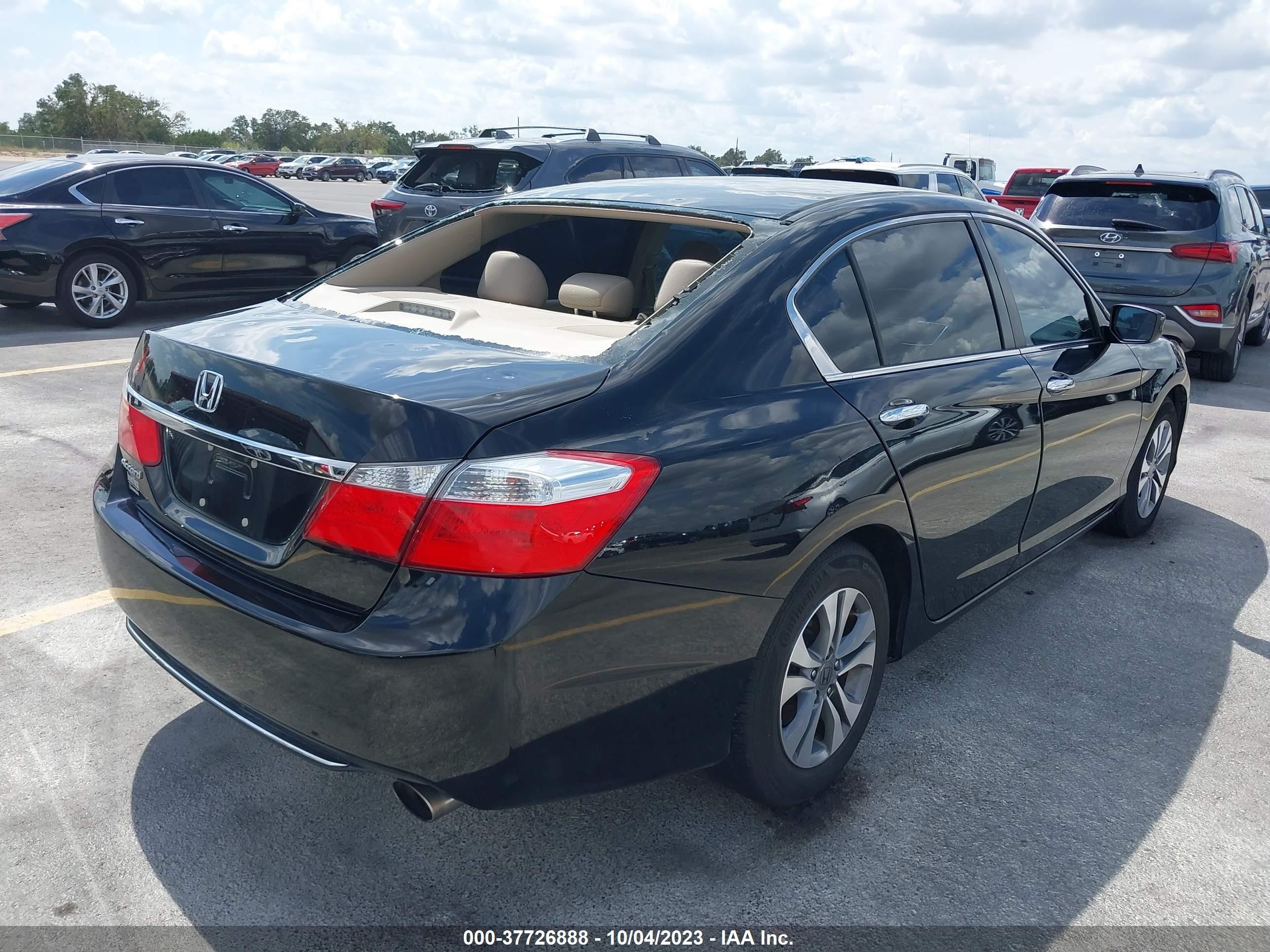 Photo 3 VIN: 1HGCR2F32FA156769 - HONDA ACCORD 