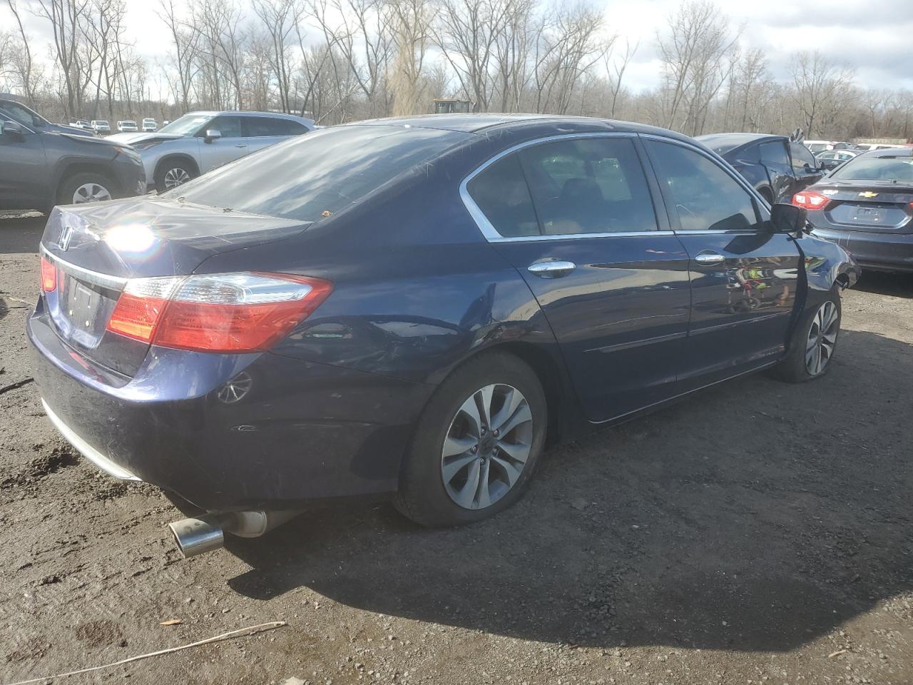 Photo 2 VIN: 1HGCR2F32FA203816 - HONDA ACCORD 