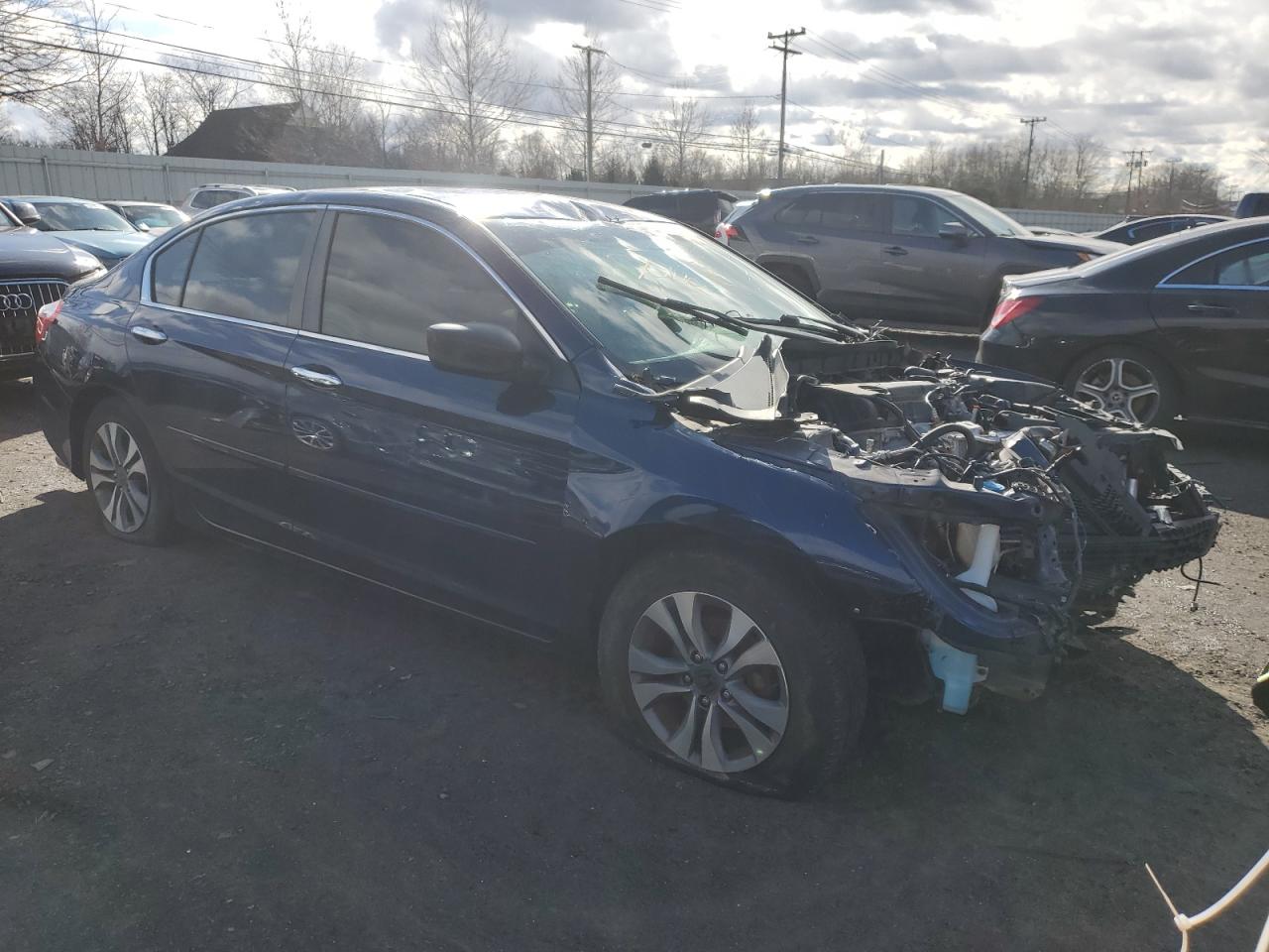 Photo 3 VIN: 1HGCR2F32FA203816 - HONDA ACCORD 