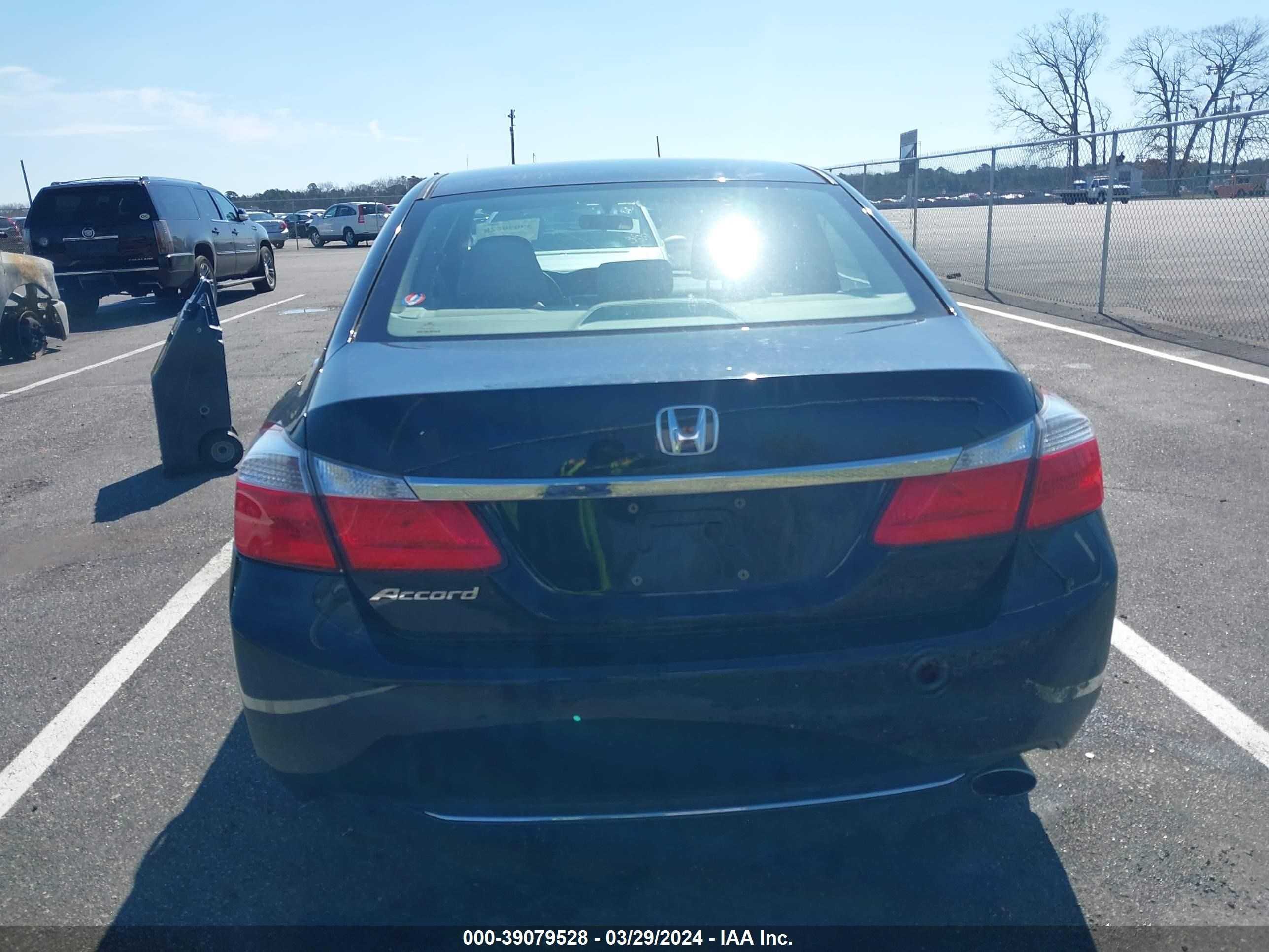 Photo 15 VIN: 1HGCR2F32FA259464 - HONDA ACCORD 