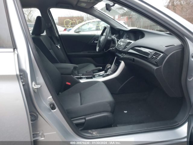 Photo 4 VIN: 1HGCR2F32GA010499 - HONDA ACCORD 