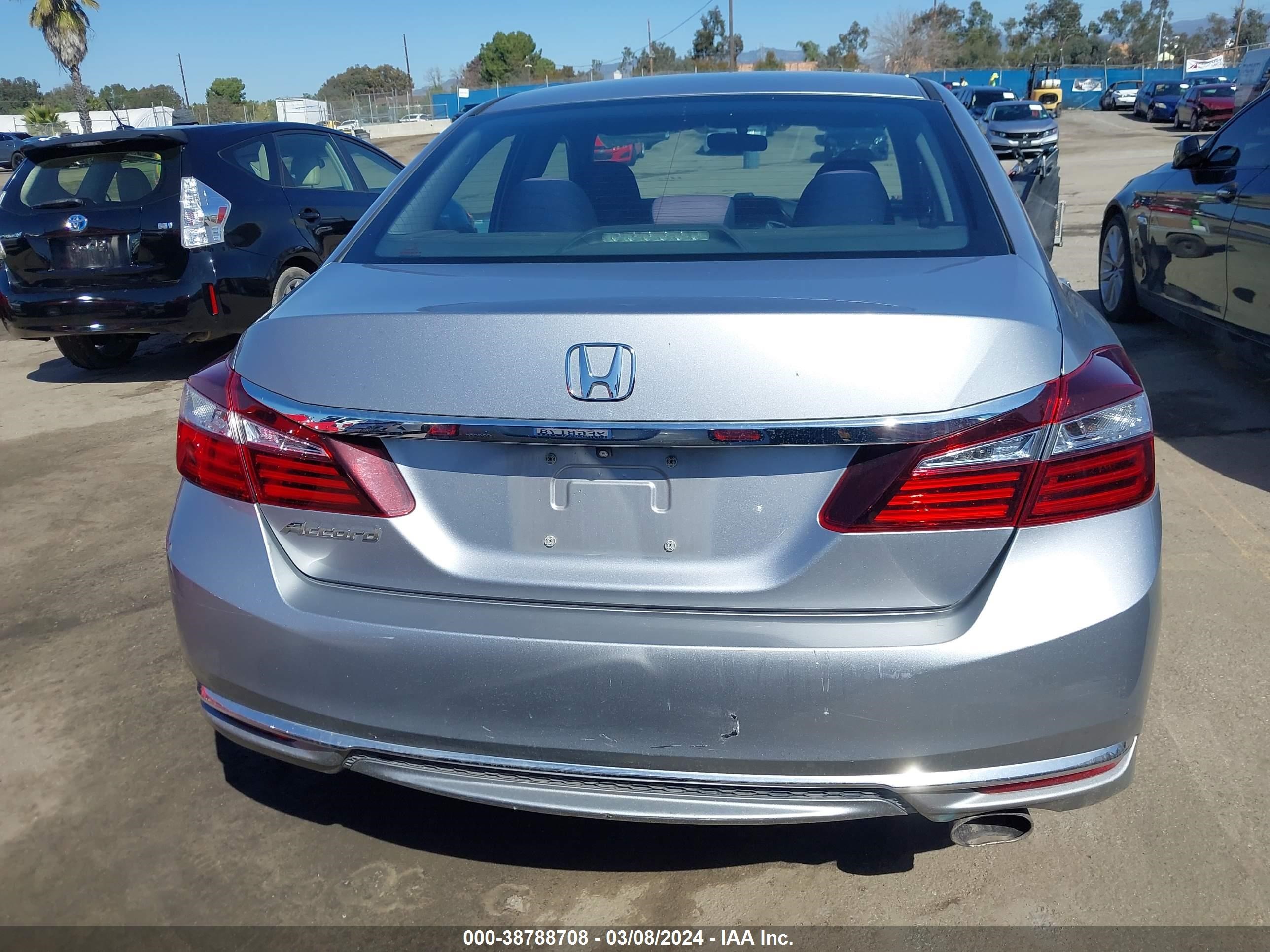 Photo 15 VIN: 1HGCR2F32GA092301 - HONDA ACCORD 