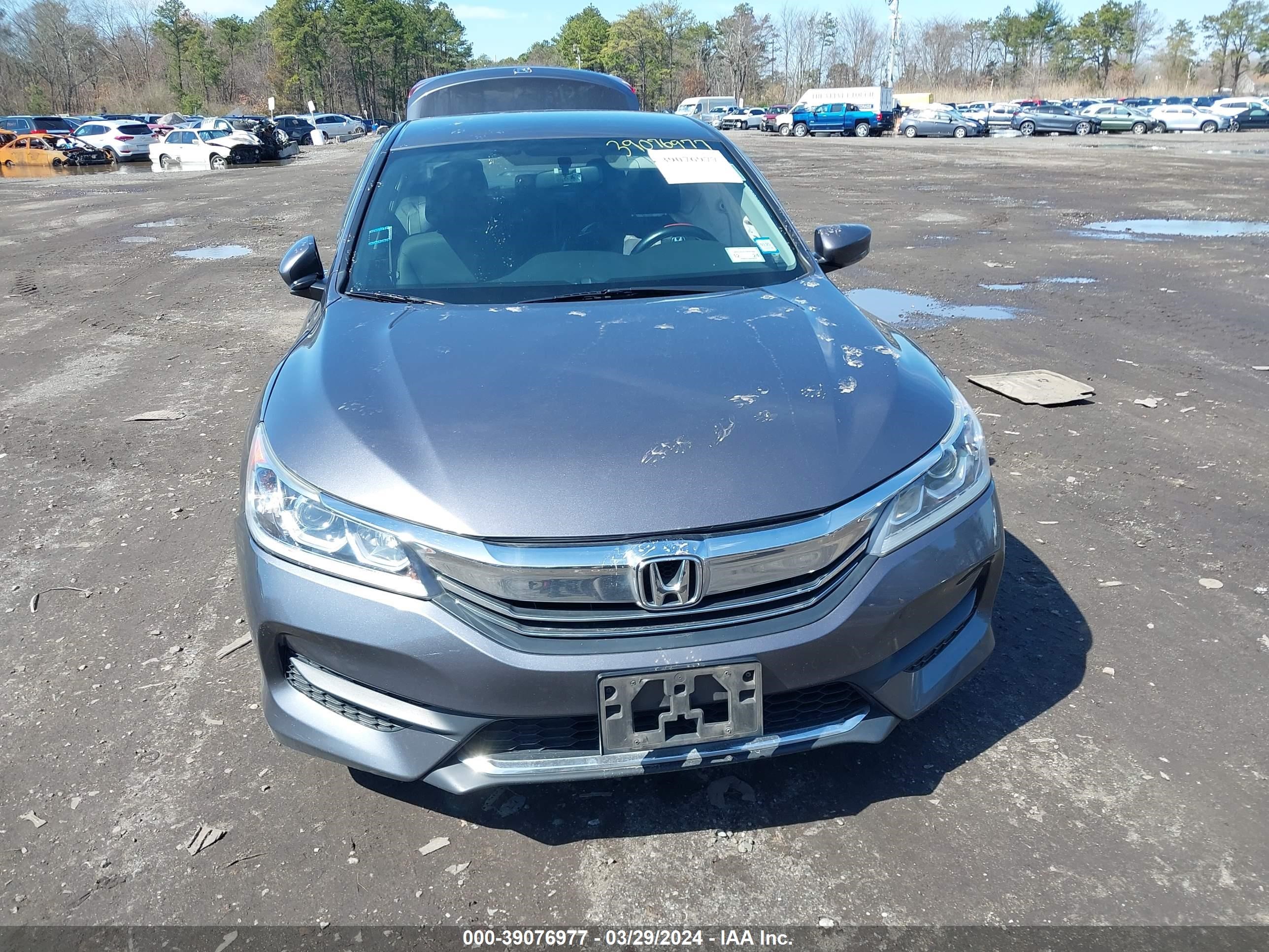 Photo 11 VIN: 1HGCR2F32GA217703 - HONDA ACCORD 