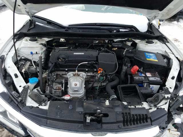 Photo 6 VIN: 1HGCR2F32HA017048 - HONDA ACCORD LX 