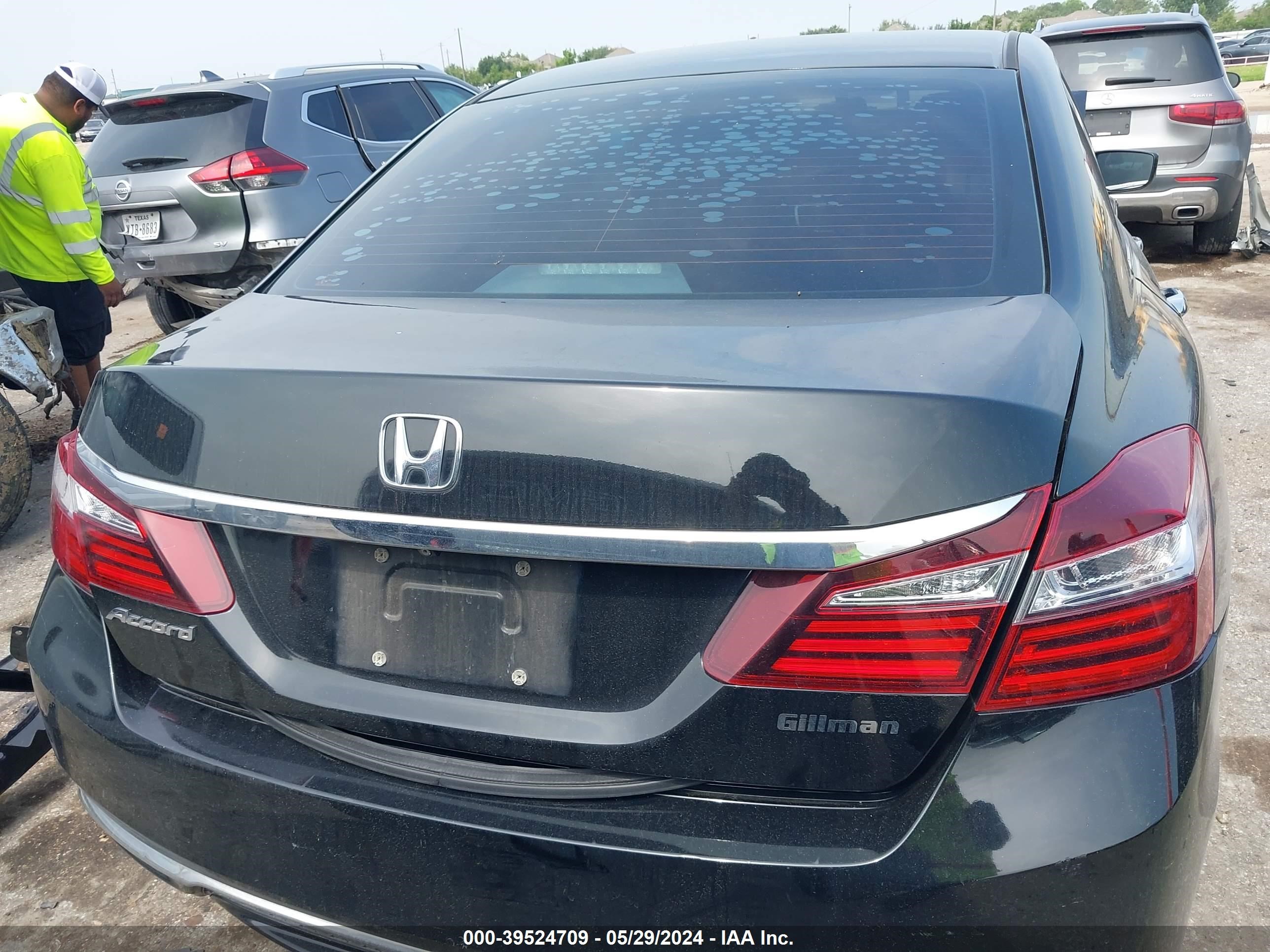 Photo 16 VIN: 1HGCR2F32HA025893 - HONDA ACCORD 