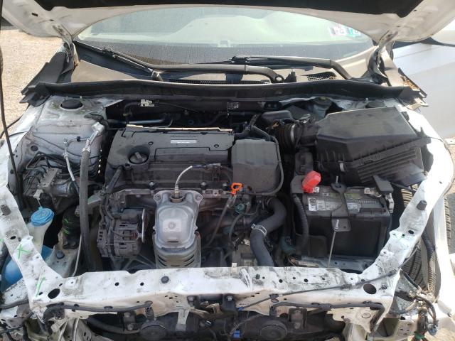 Photo 6 VIN: 1HGCR2F32HA051121 - HONDA ACCORD LX 