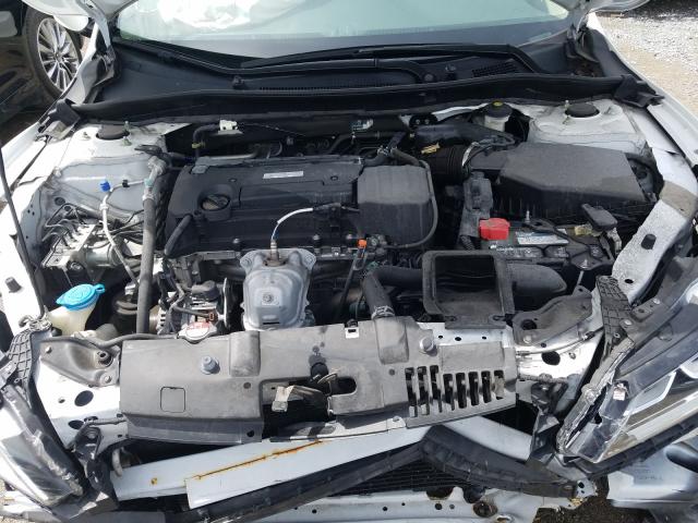 Photo 6 VIN: 1HGCR2F32HA060076 - HONDA ACCORD LX 