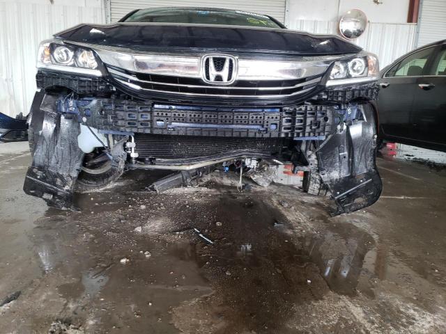 Photo 8 VIN: 1HGCR2F32HA071823 - HONDA ACCORD LX 